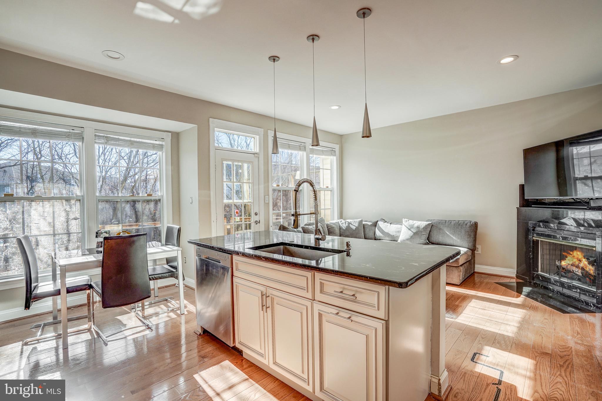 COLONNADE AT DULLES - Residential