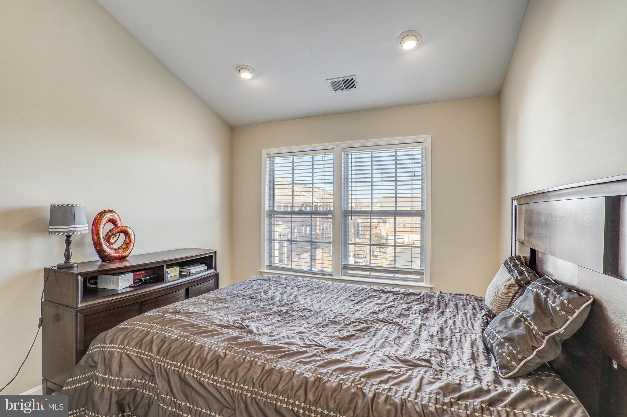 COLONNADE AT DULLES - Residential