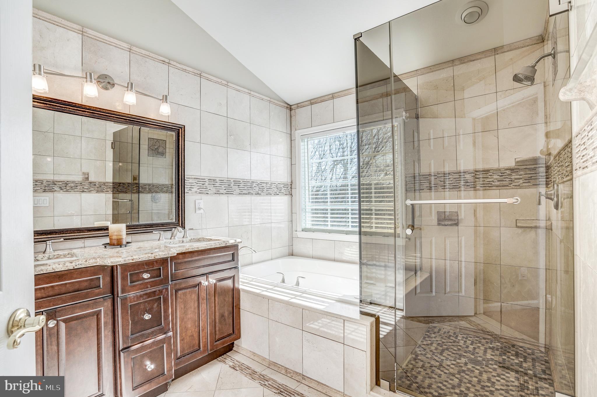 COLONNADE AT DULLES - Residential