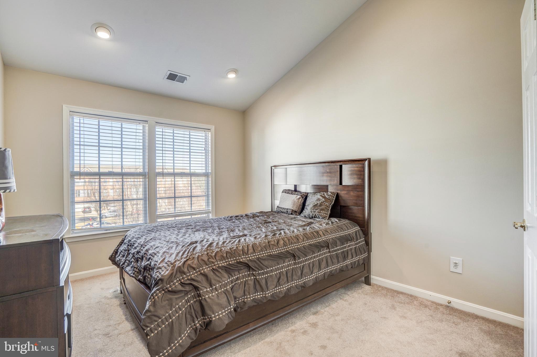 COLONNADE AT DULLES - Residential