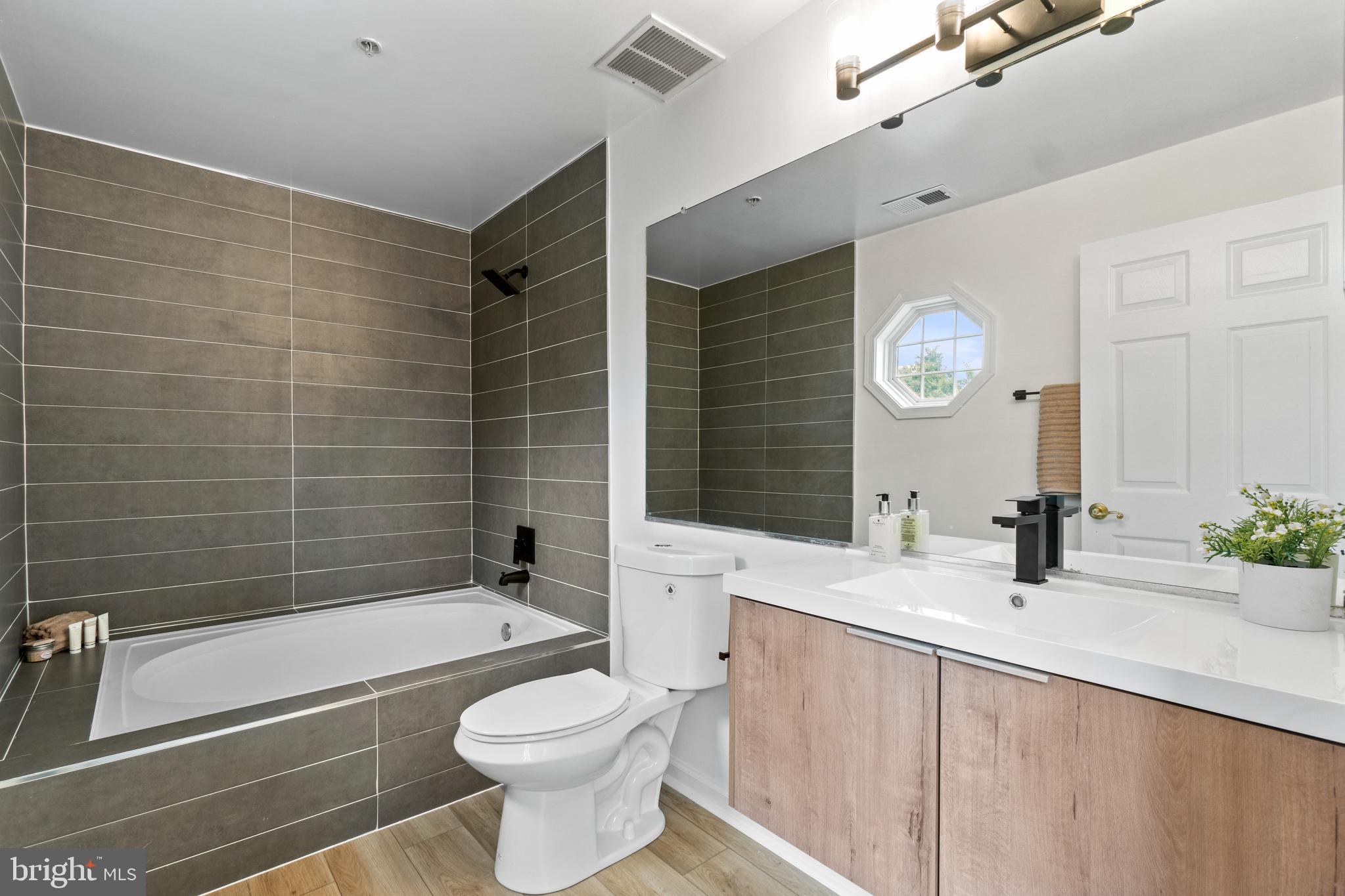 GREENBELT LAKE VILLAGE - Residential