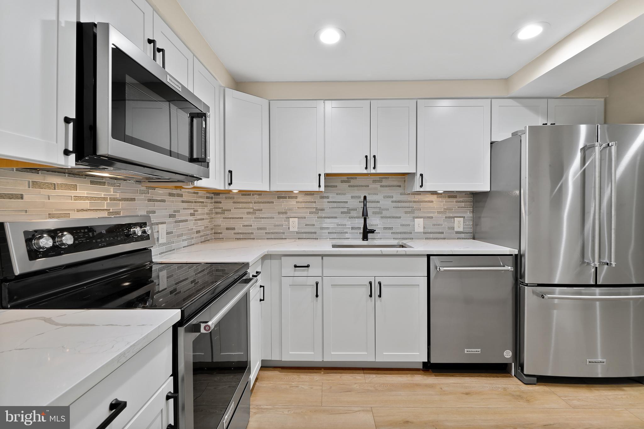 THE COLONIES - Residential