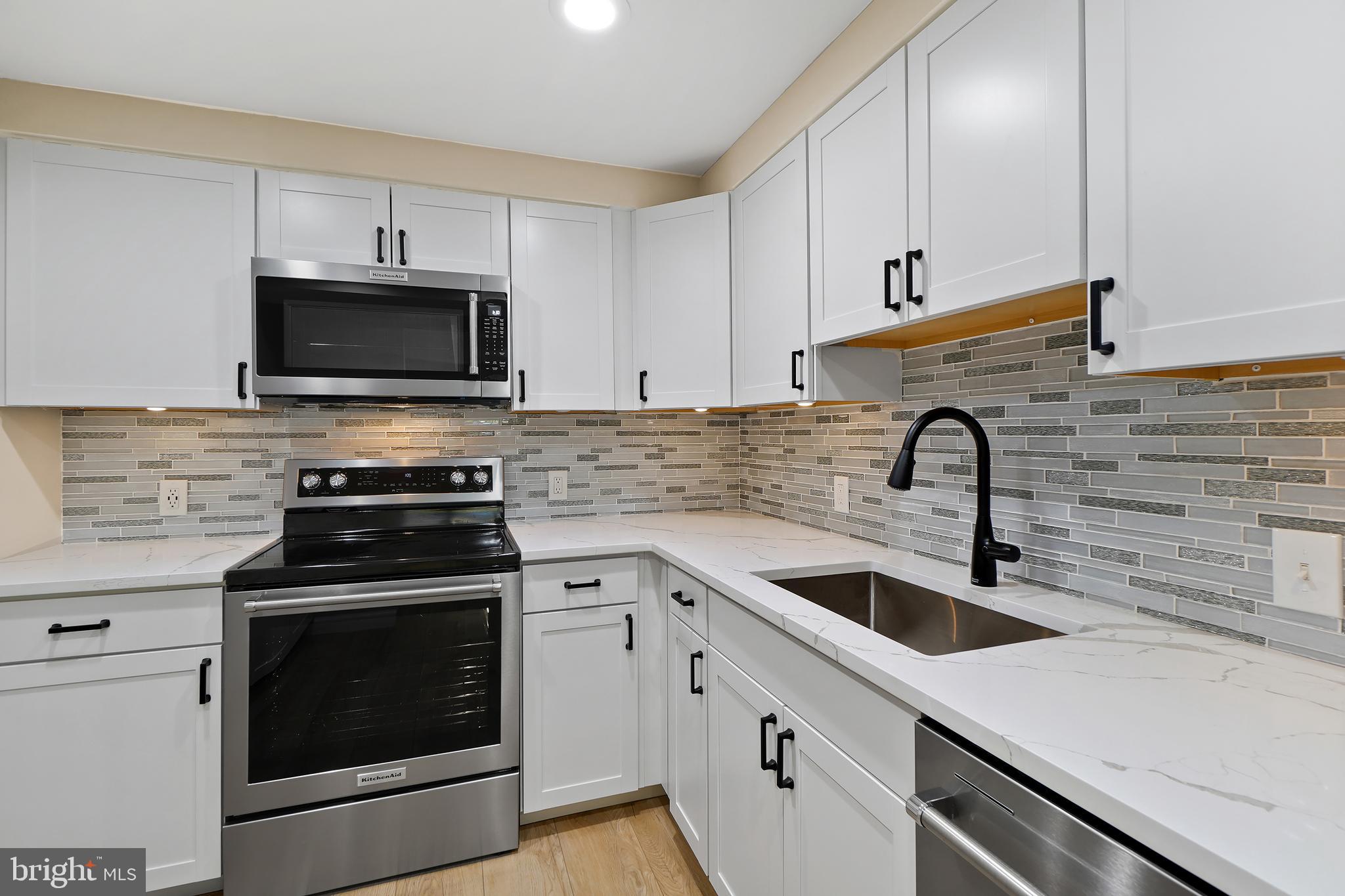 THE COLONIES - Residential