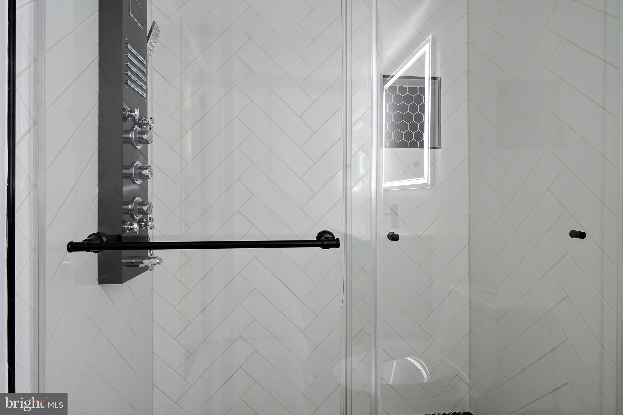 THE COLONIES - Residential