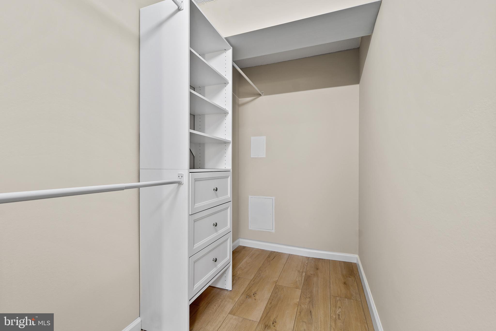 THE COLONIES - Residential