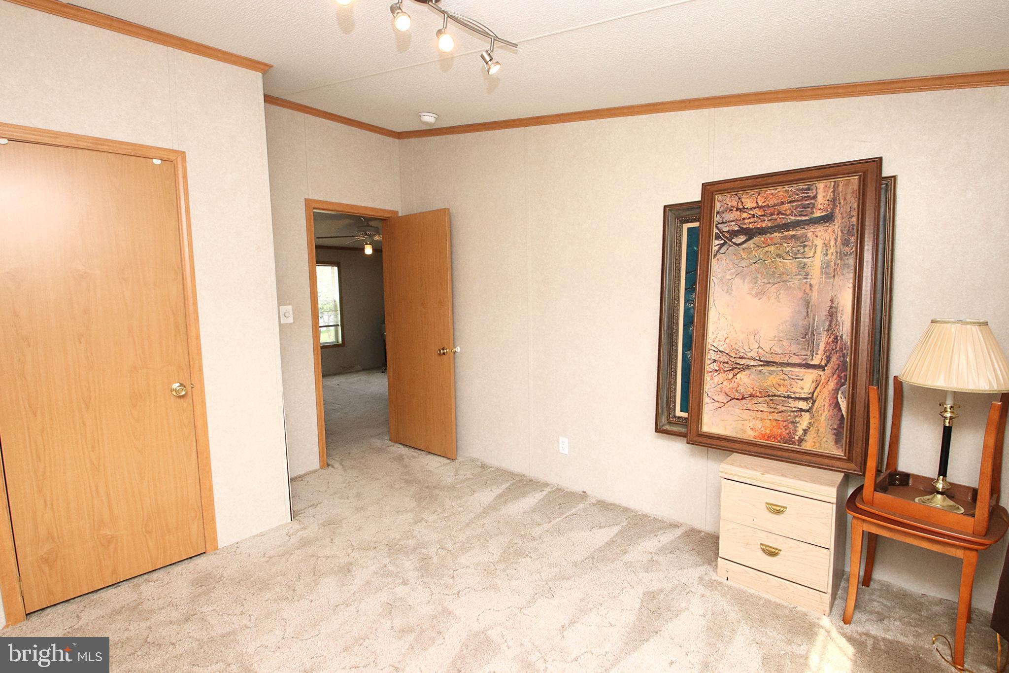 LAKESIDE VILLAGE - Residential