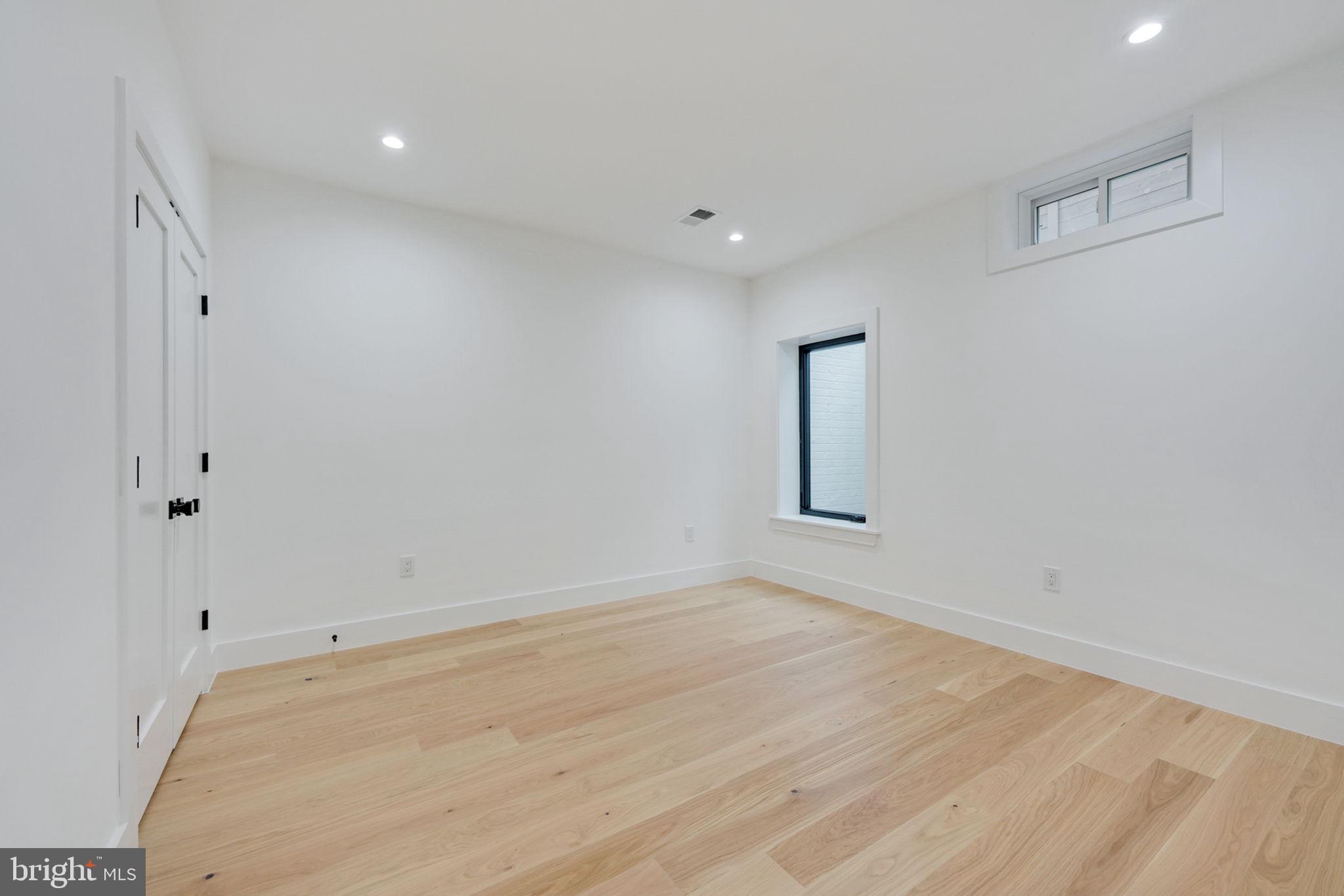 PARKWOOD - Residential