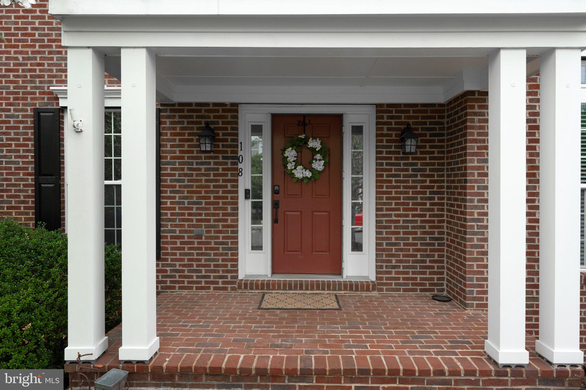 108 ROY COURT SE
