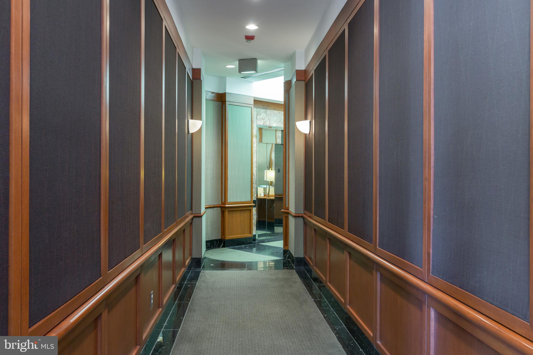 1275 25TH STREET NW 800