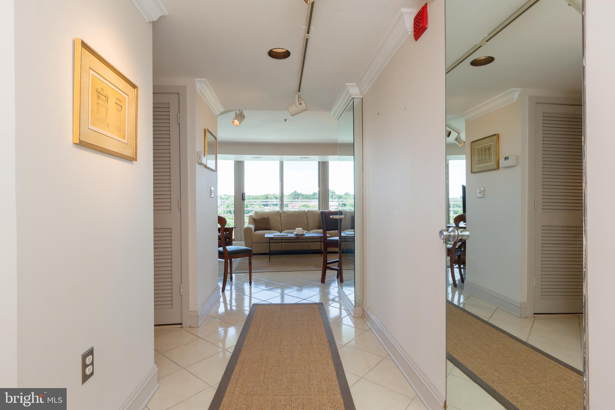 1275 25TH STREET NW 800