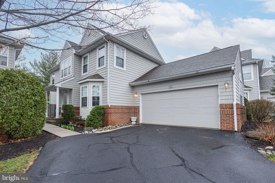 Great location and upgrades in this Palmer Farm Single ! Recent improvements include new kitchen, granite counters and appliances,  finished lower level with fireplace, hardwood floors, rear patio. Excellent condition!