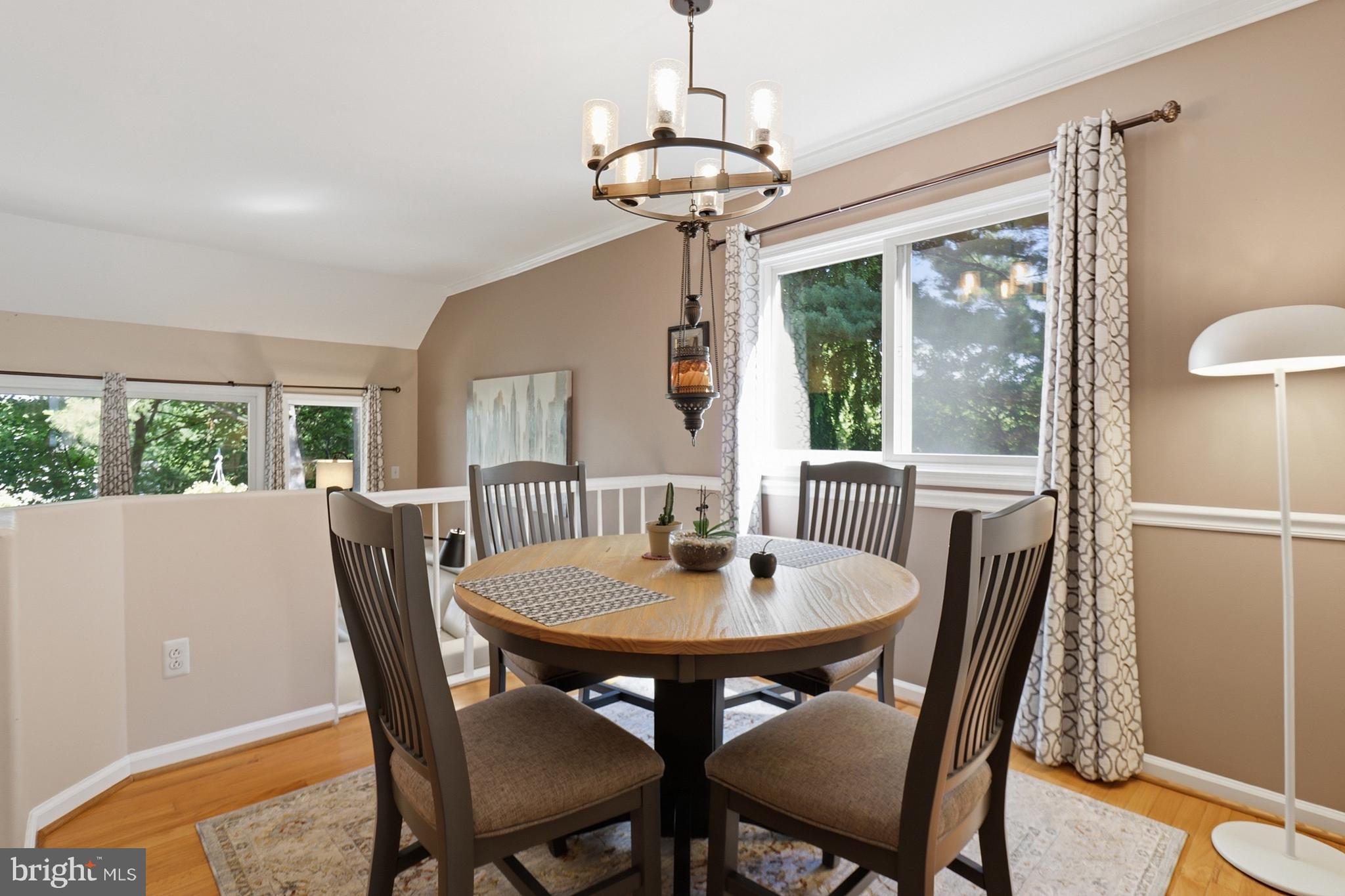 300 PLEASANT KNOLL COURT