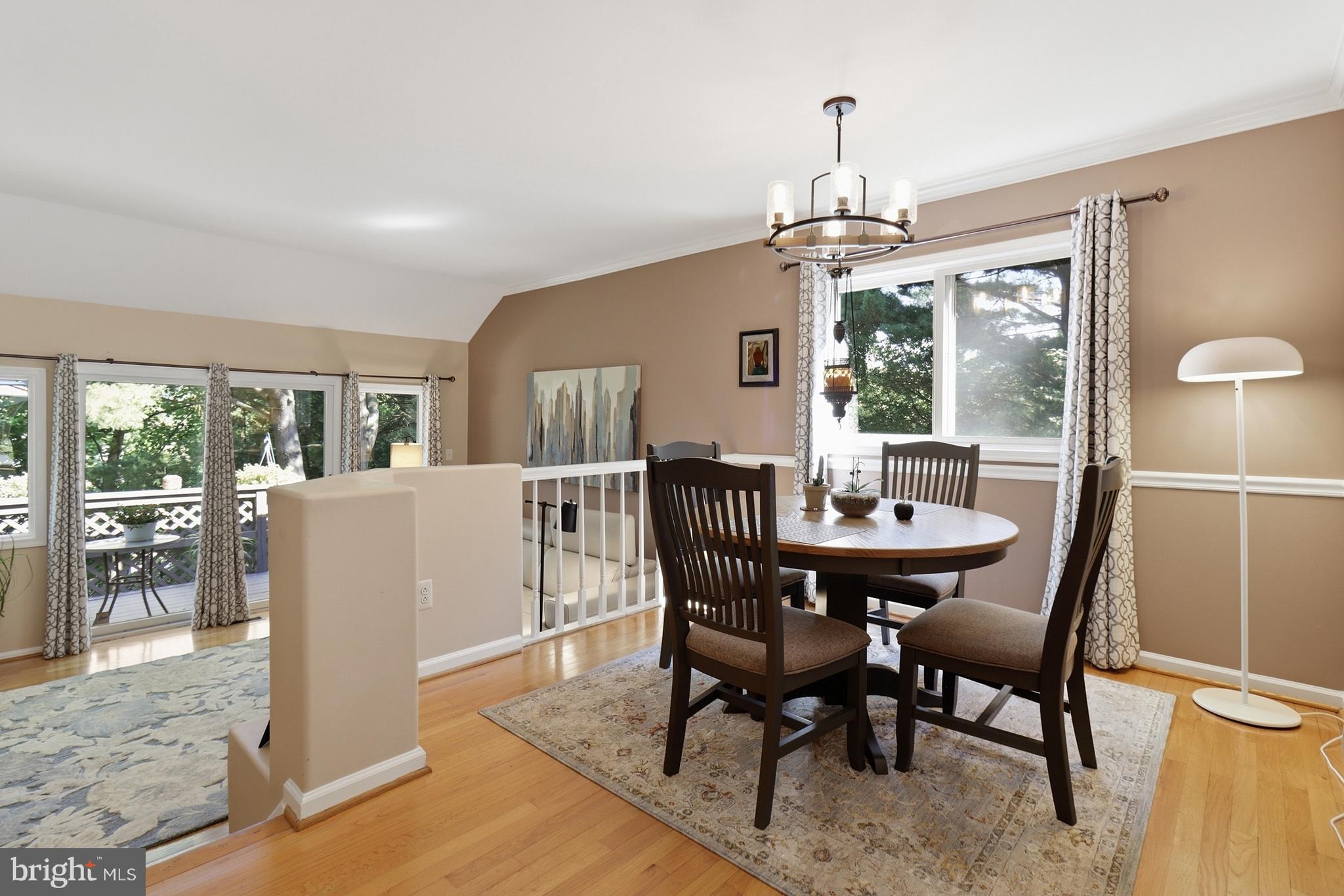 300 PLEASANT KNOLL COURT