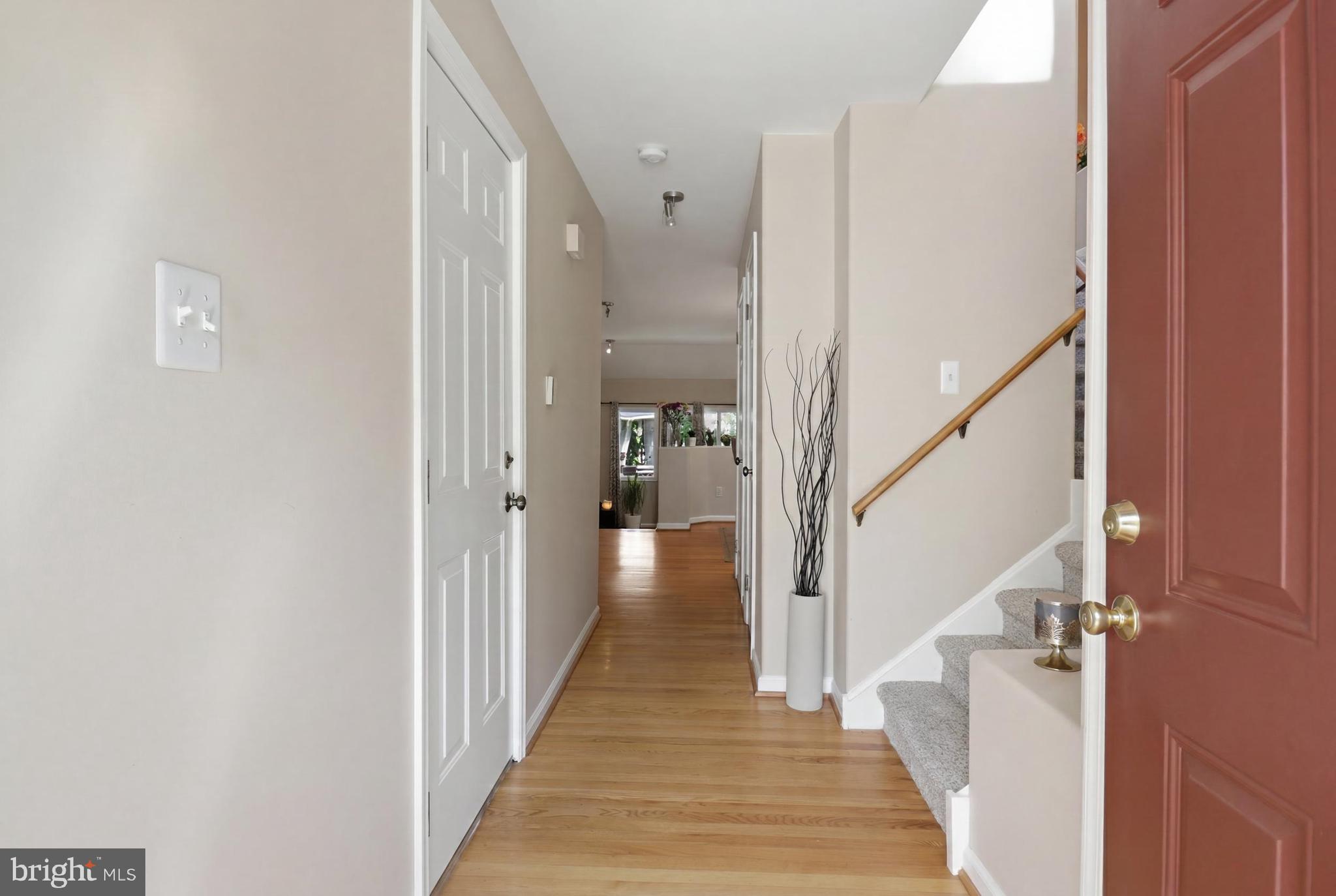 300 PLEASANT KNOLL COURT