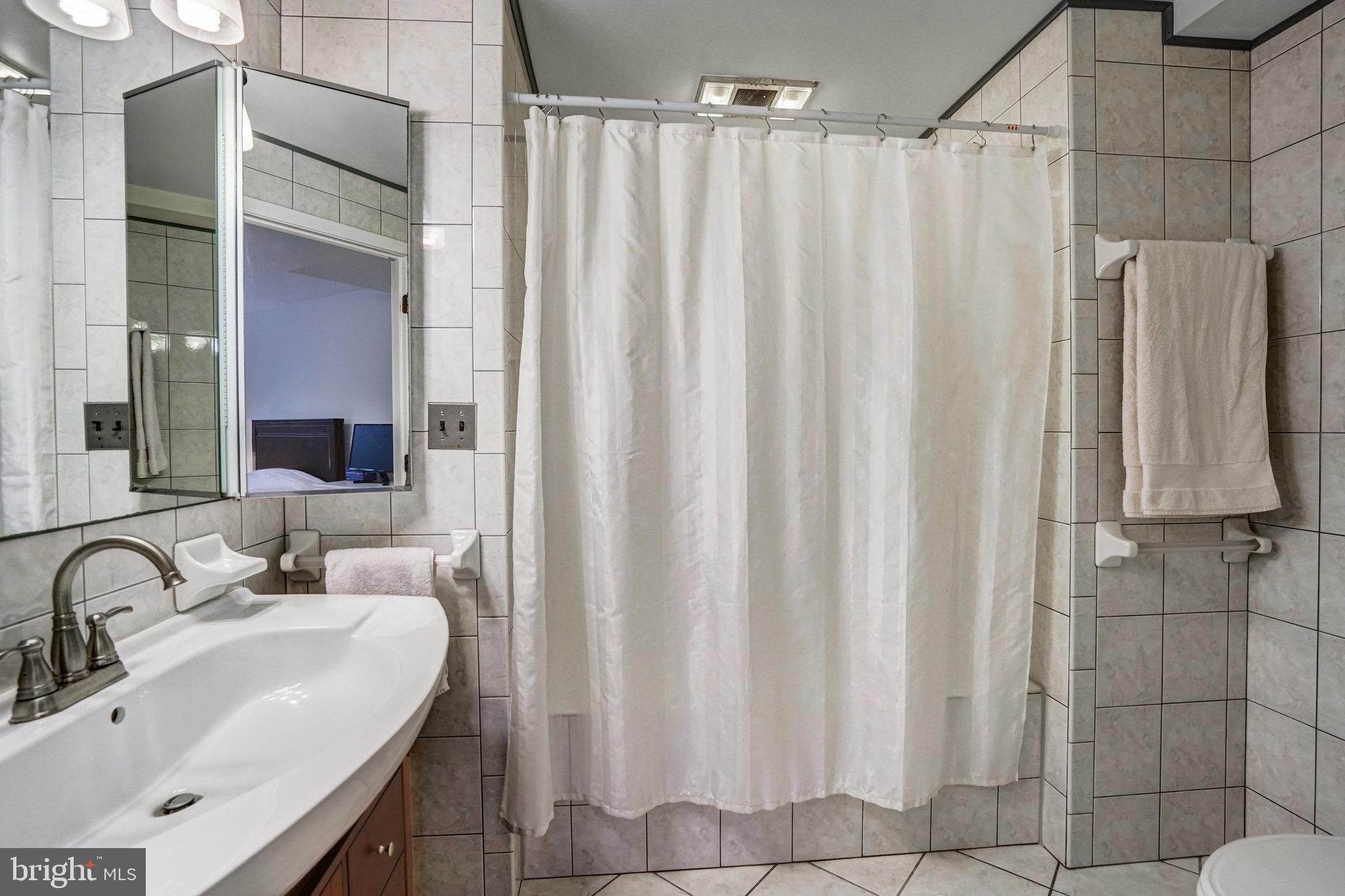 TUCKAHOE VILLAGE - Residential