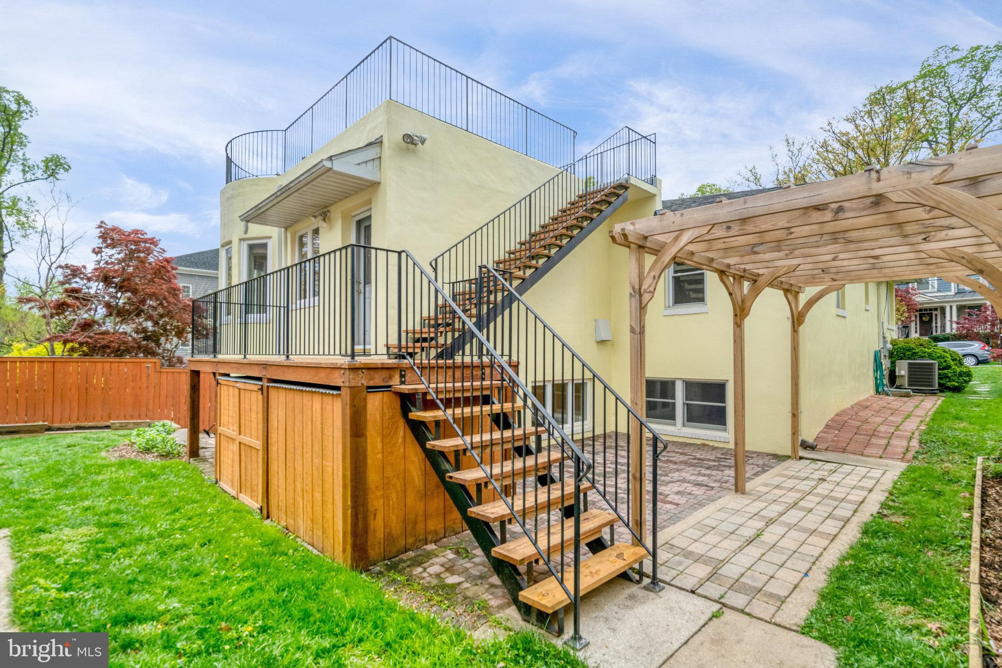 TUCKAHOE VILLAGE - Residential