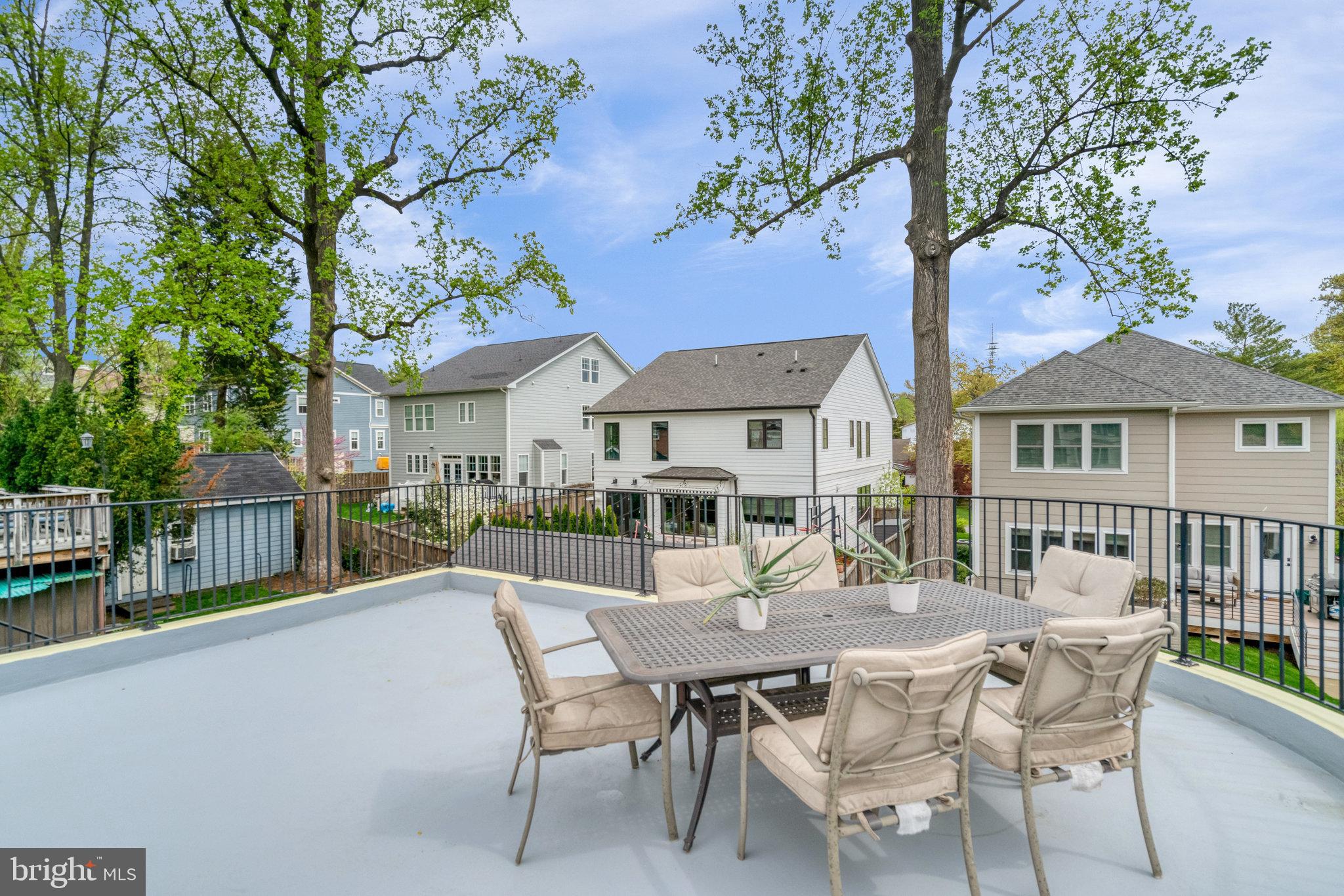 TUCKAHOE VILLAGE - Residential