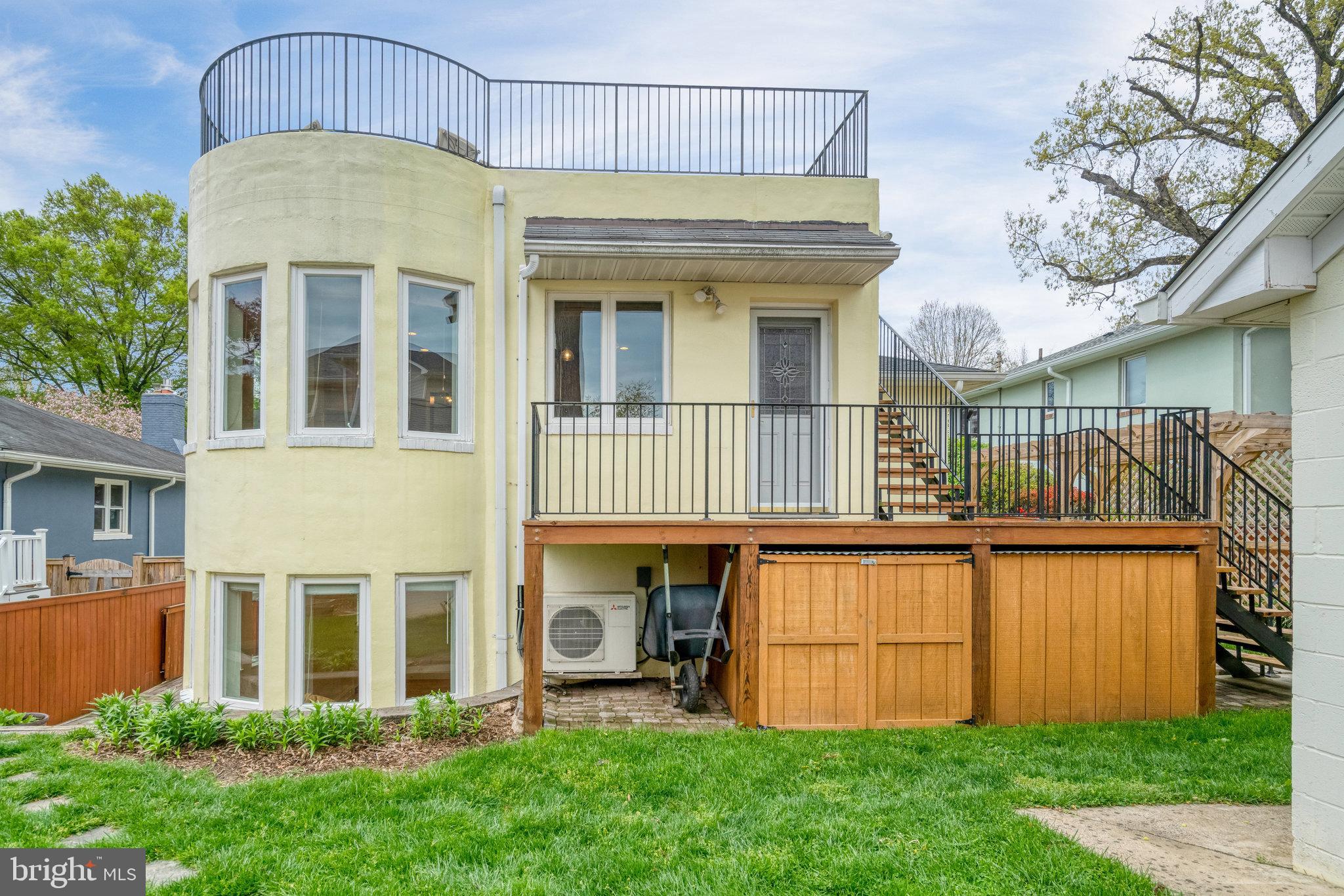 TUCKAHOE VILLAGE - Residential