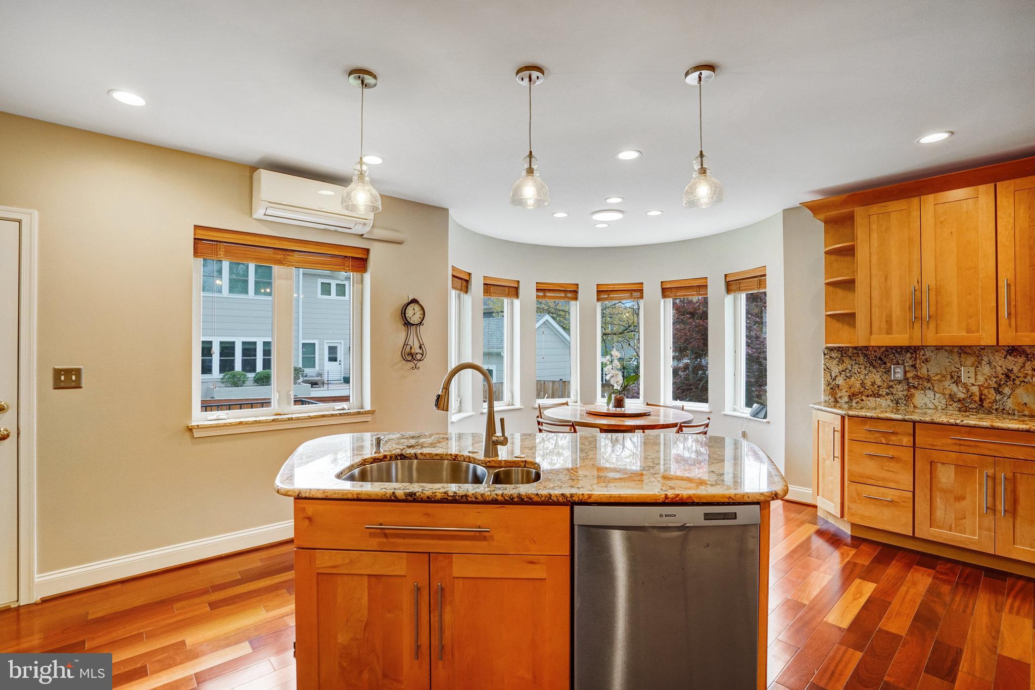 TUCKAHOE VILLAGE - Residential