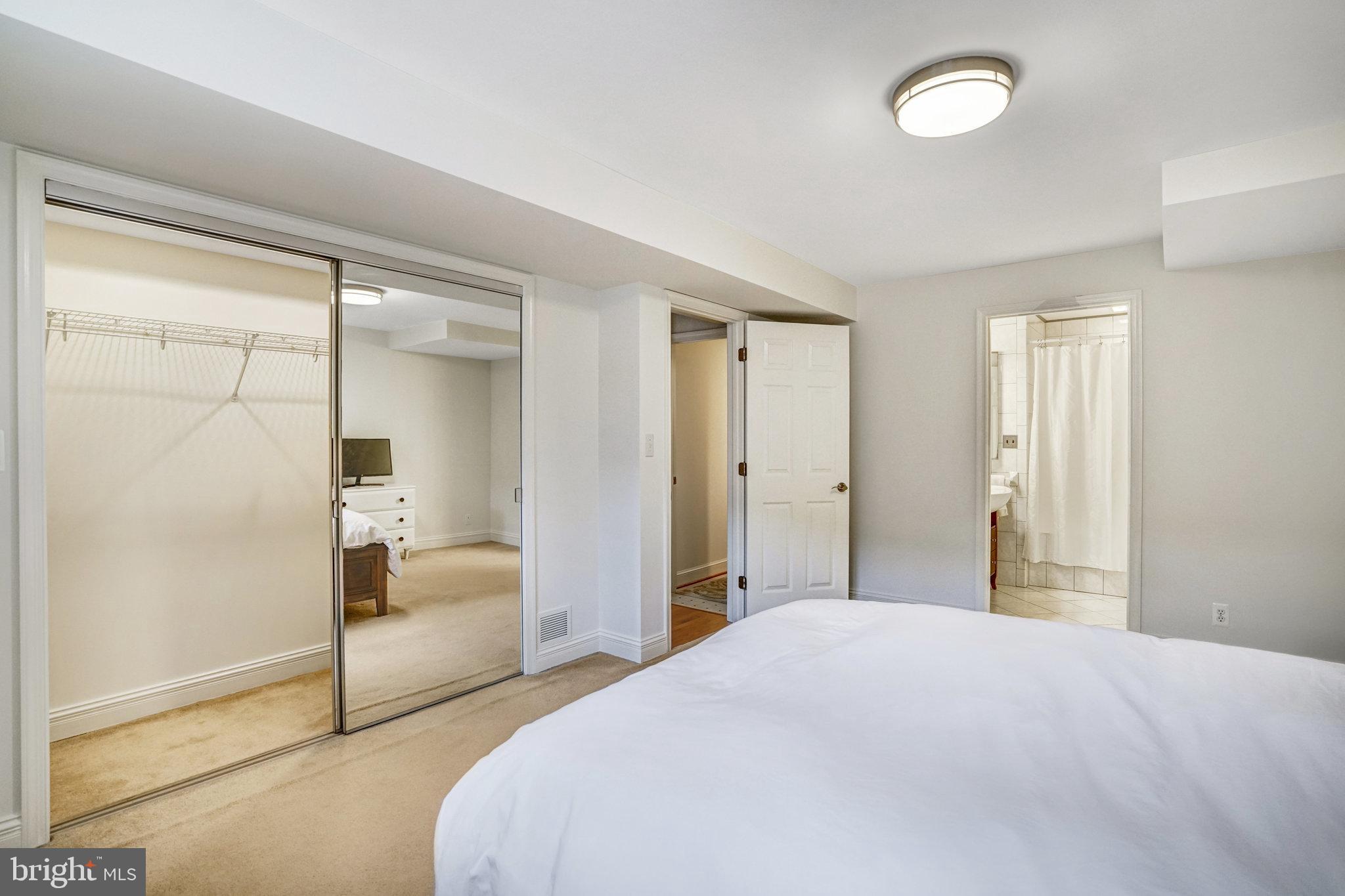 TUCKAHOE VILLAGE - Residential