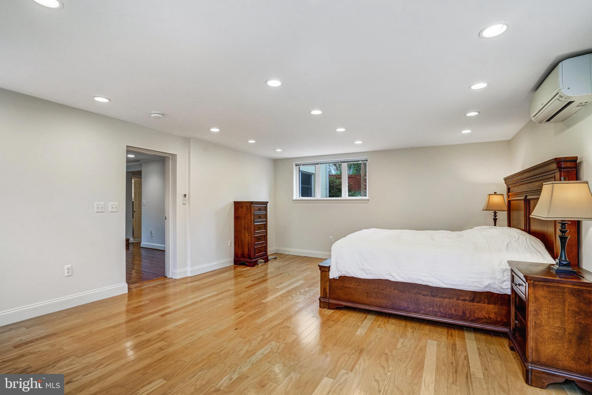 TUCKAHOE VILLAGE - Residential