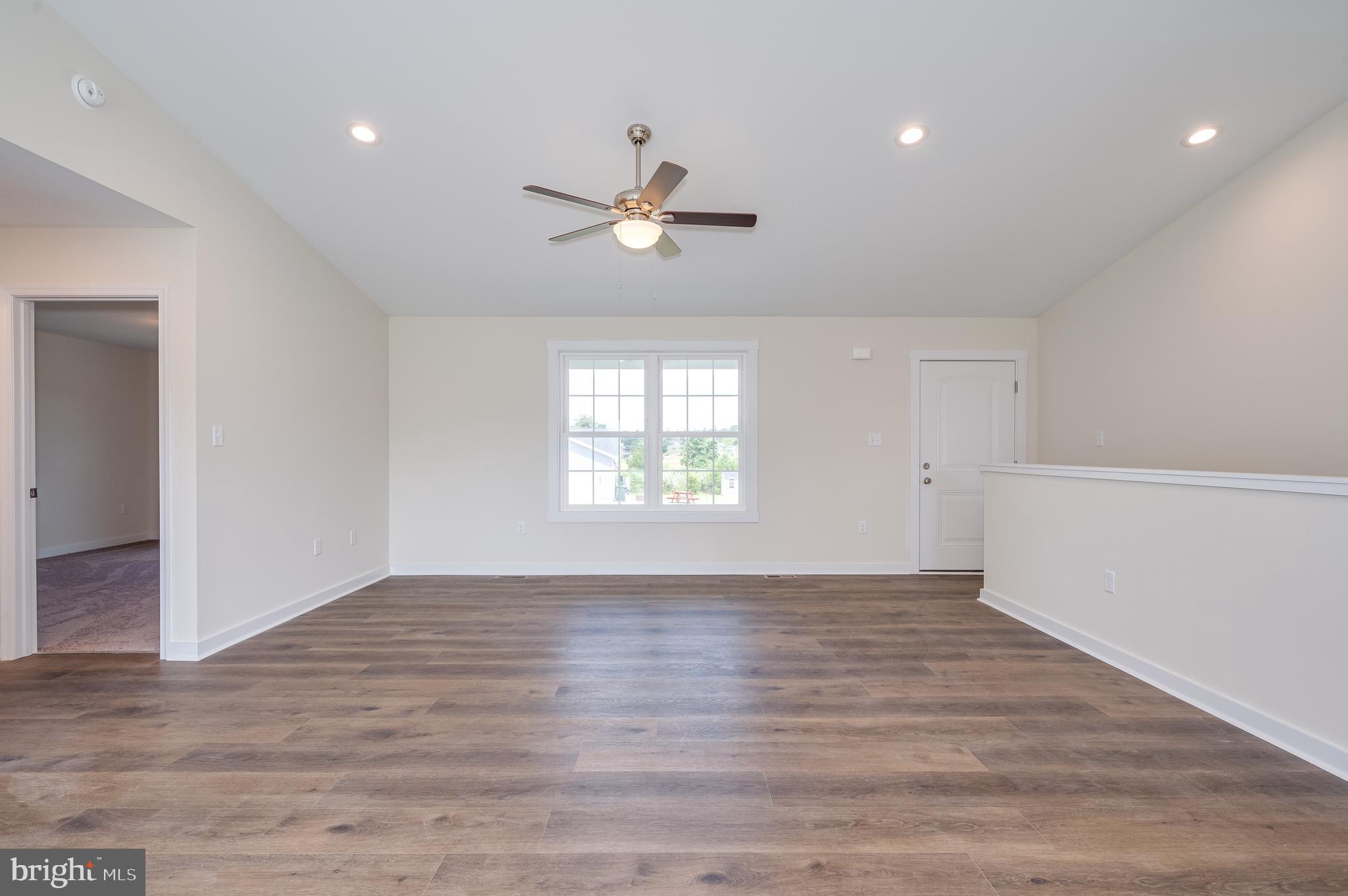 OAKLAND OVERLOOK - Residential