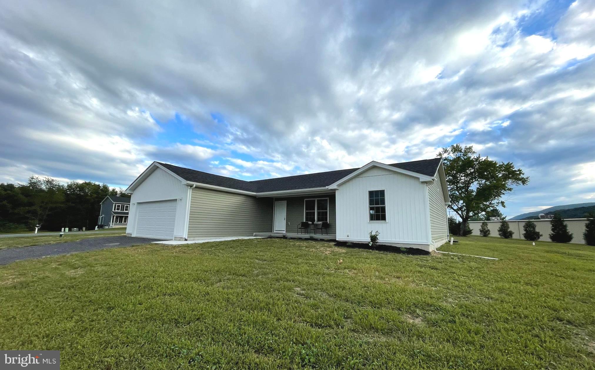 OAKLAND OVERLOOK - Residential