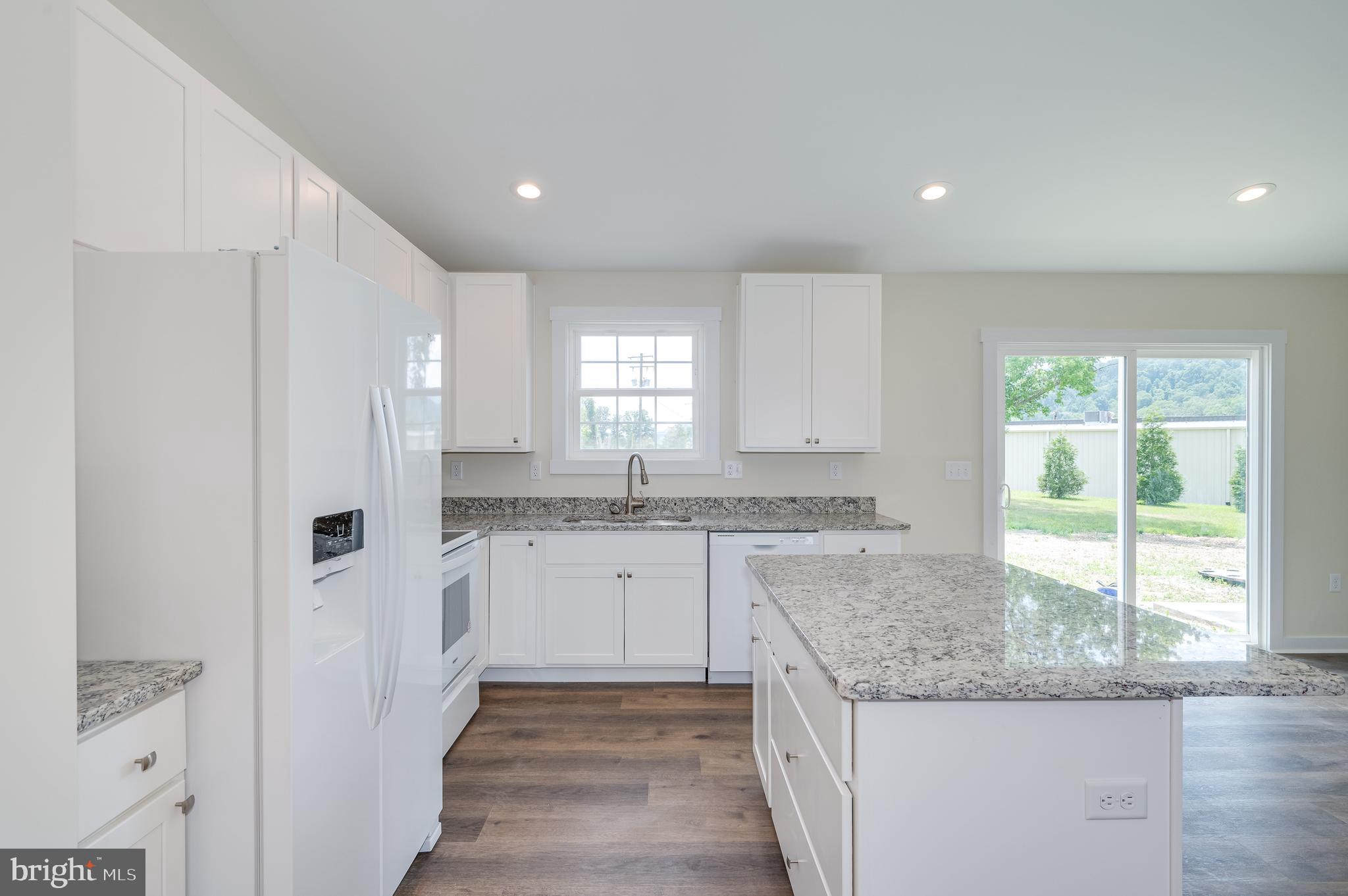 OAKLAND OVERLOOK - Residential