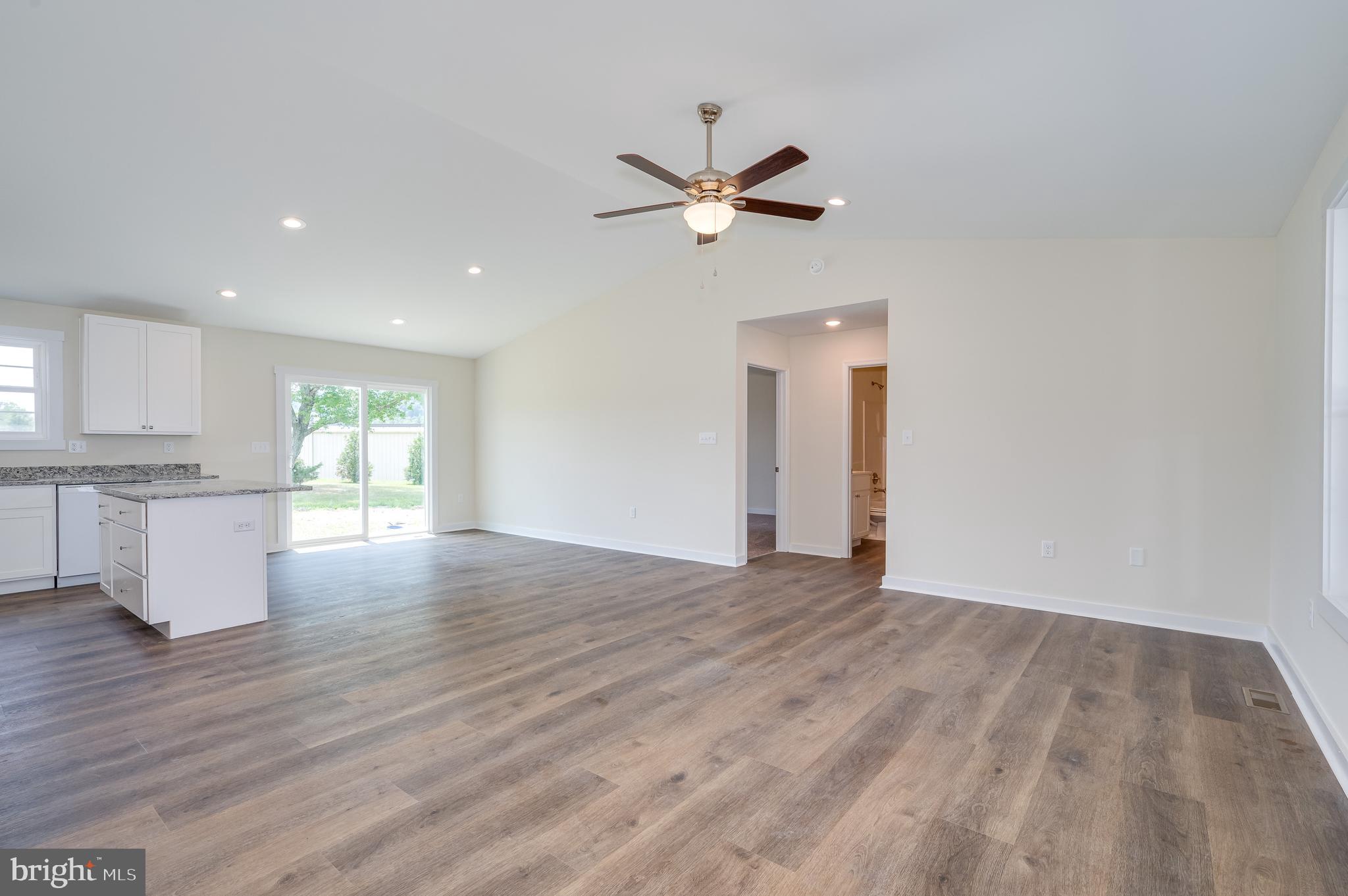 OAKLAND OVERLOOK - Residential