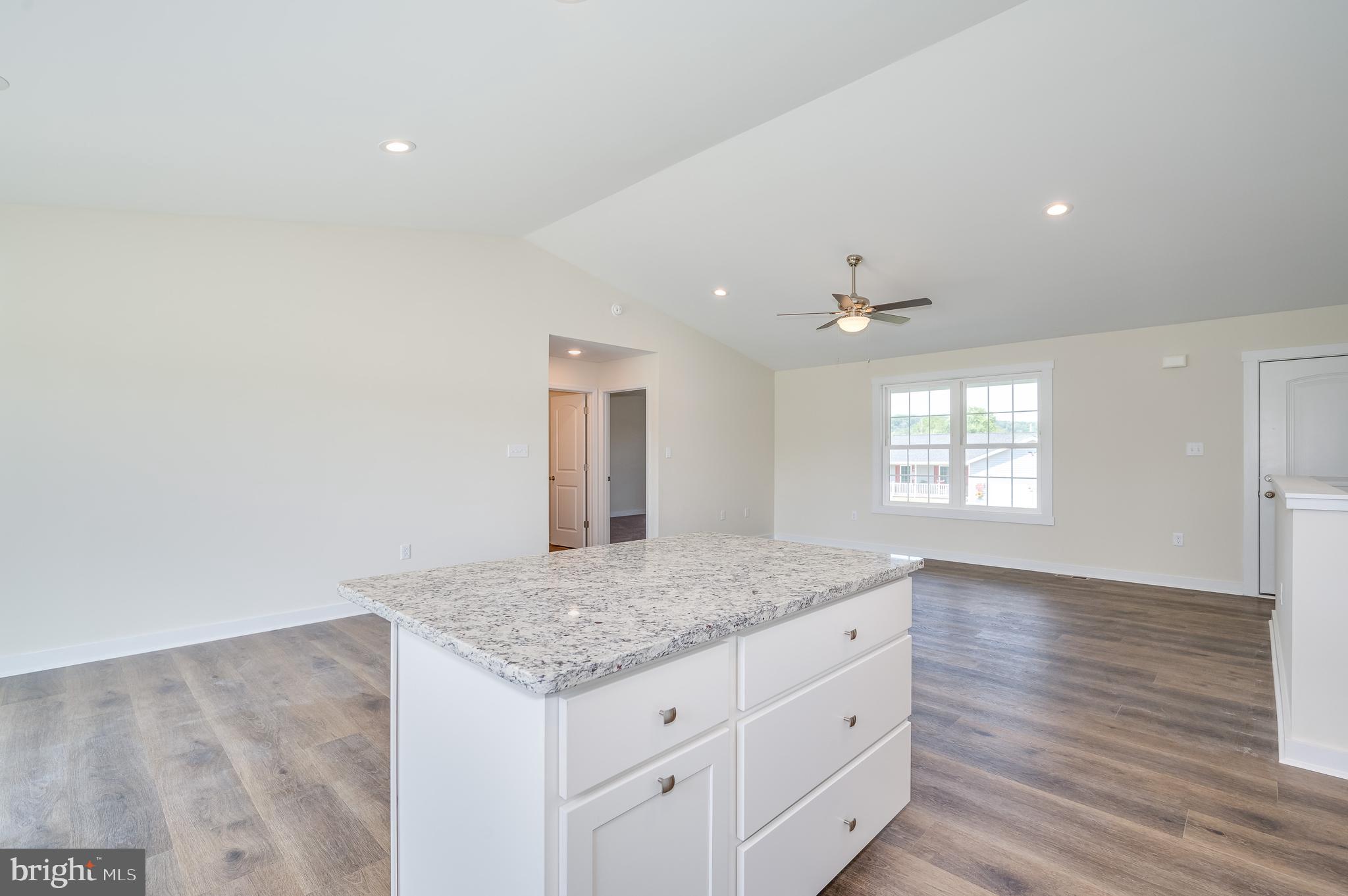 OAKLAND OVERLOOK - Residential