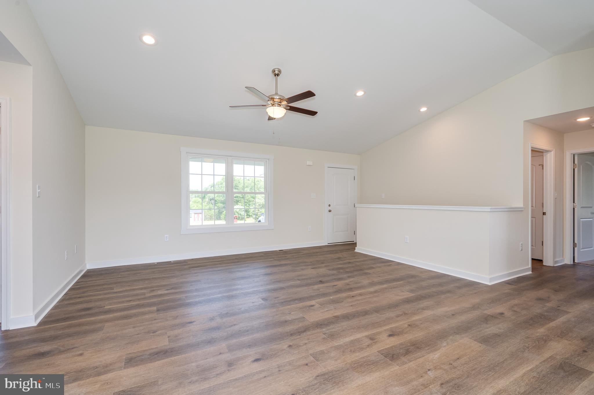 OAKLAND OVERLOOK - Residential