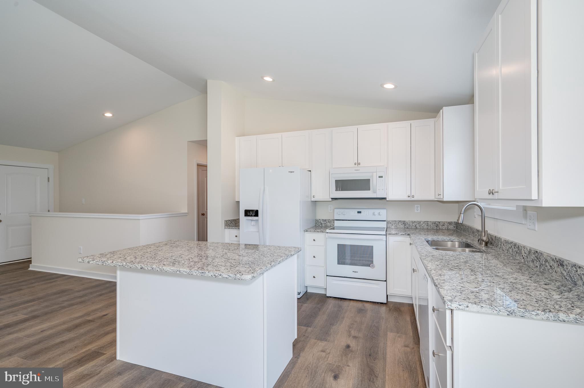 OAKLAND OVERLOOK - Residential