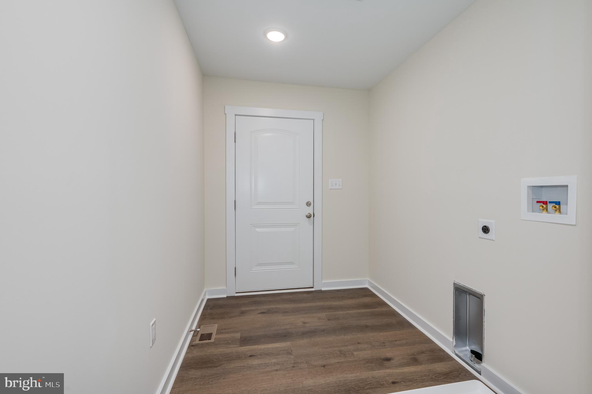 OAKLAND OVERLOOK - Residential