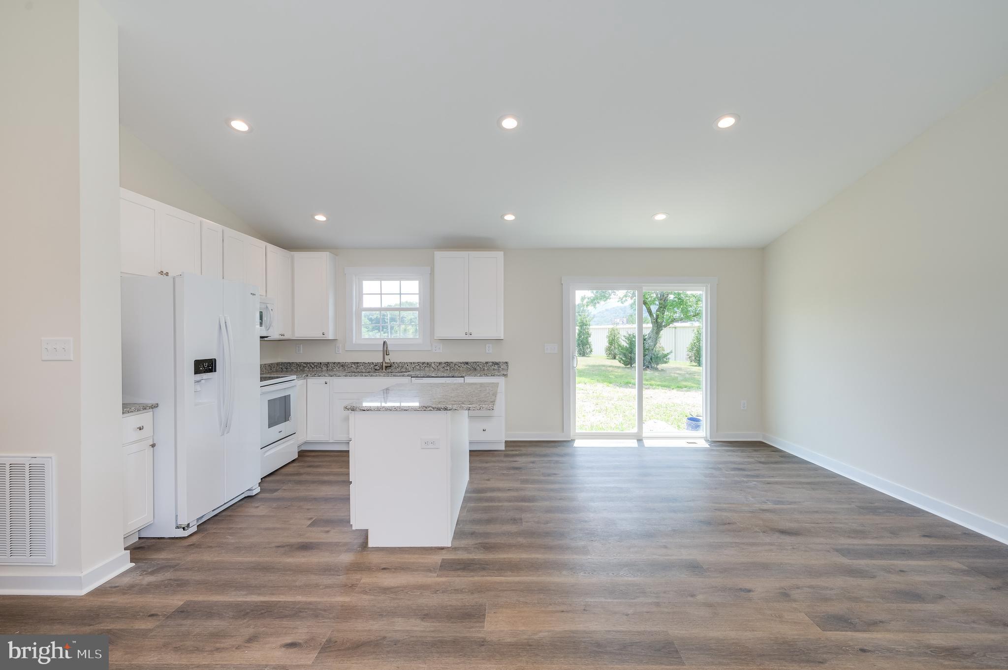 OAKLAND OVERLOOK - Residential