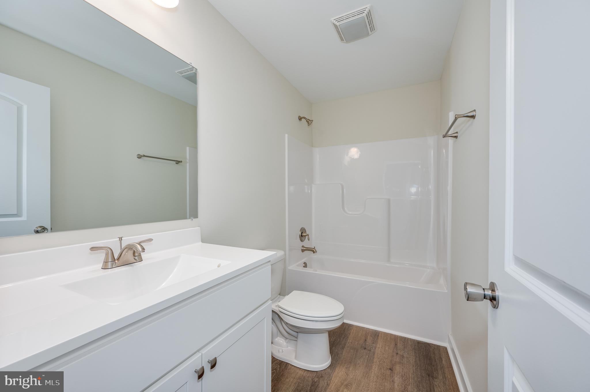 OAKLAND OVERLOOK - Residential