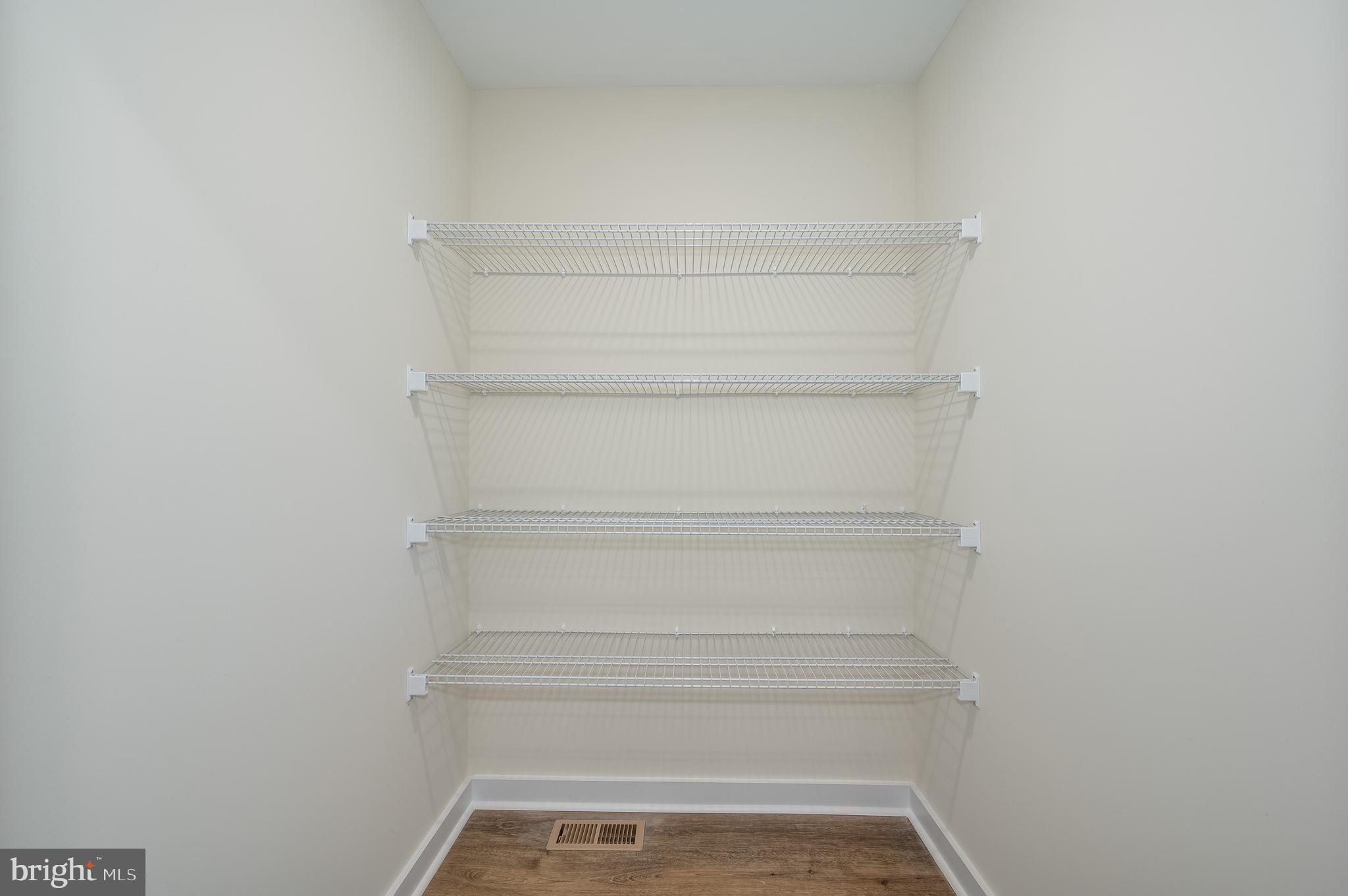 OAKLAND OVERLOOK - Residential