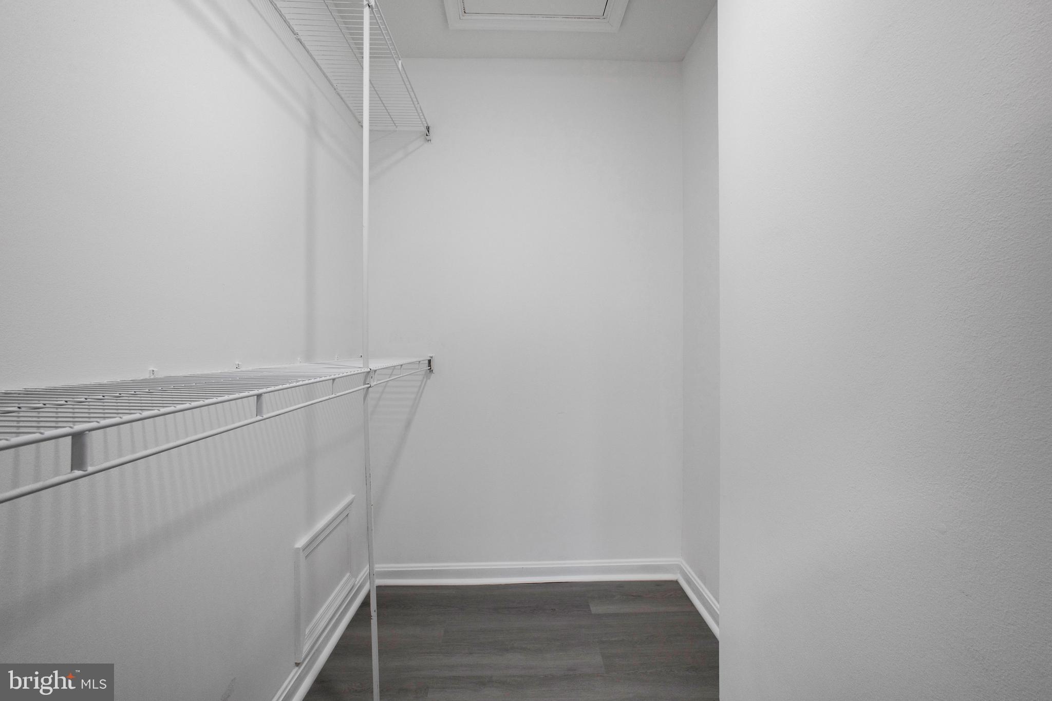 FAIR LAKES - Residential Lease