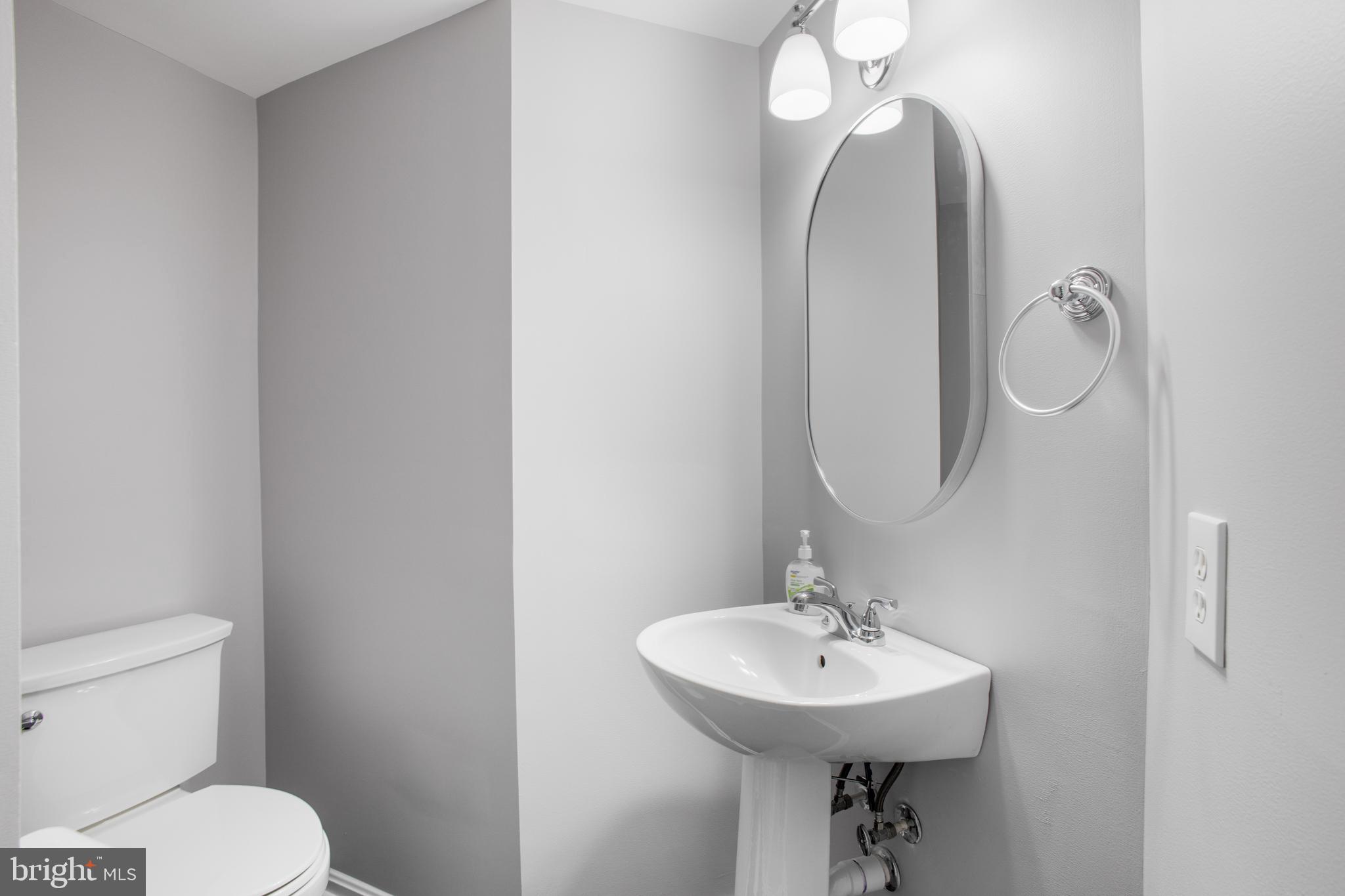 FAIR LAKES - Residential Lease