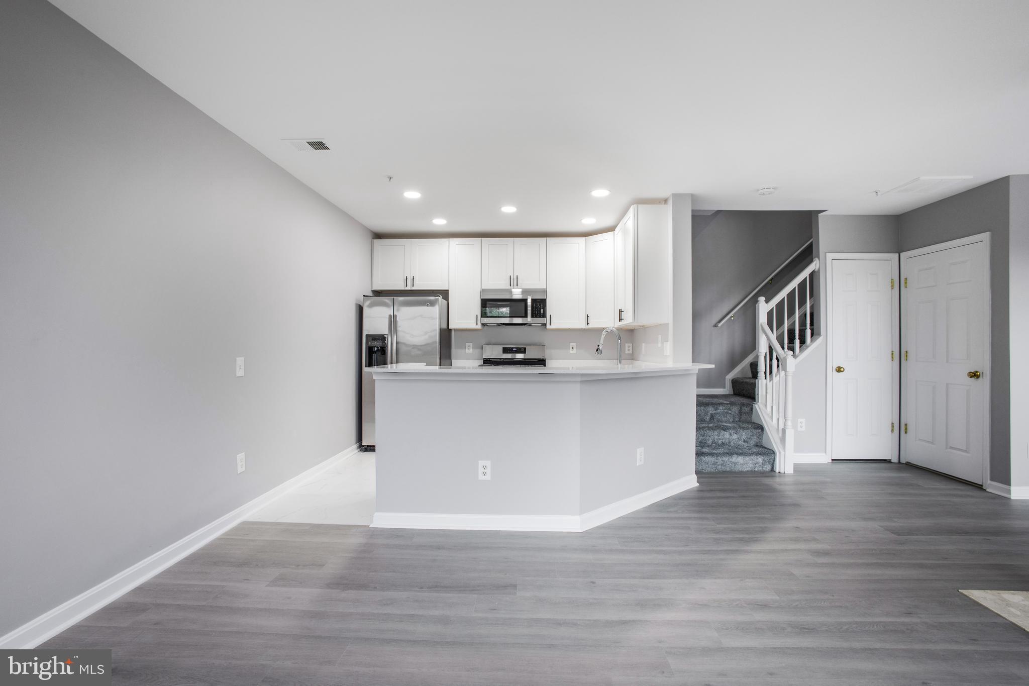 FAIR LAKES - Residential Lease