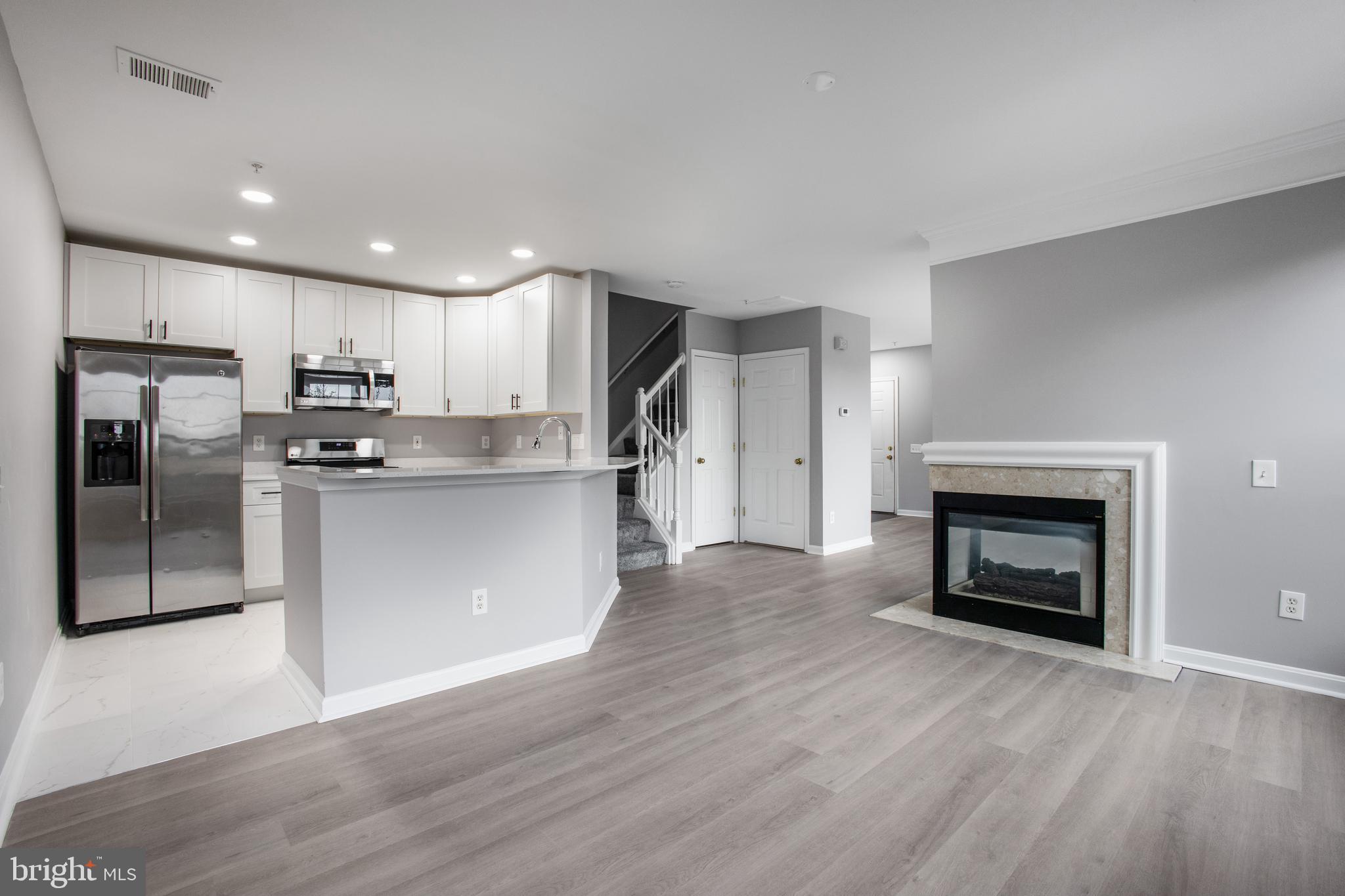 FAIR LAKES - Residential Lease