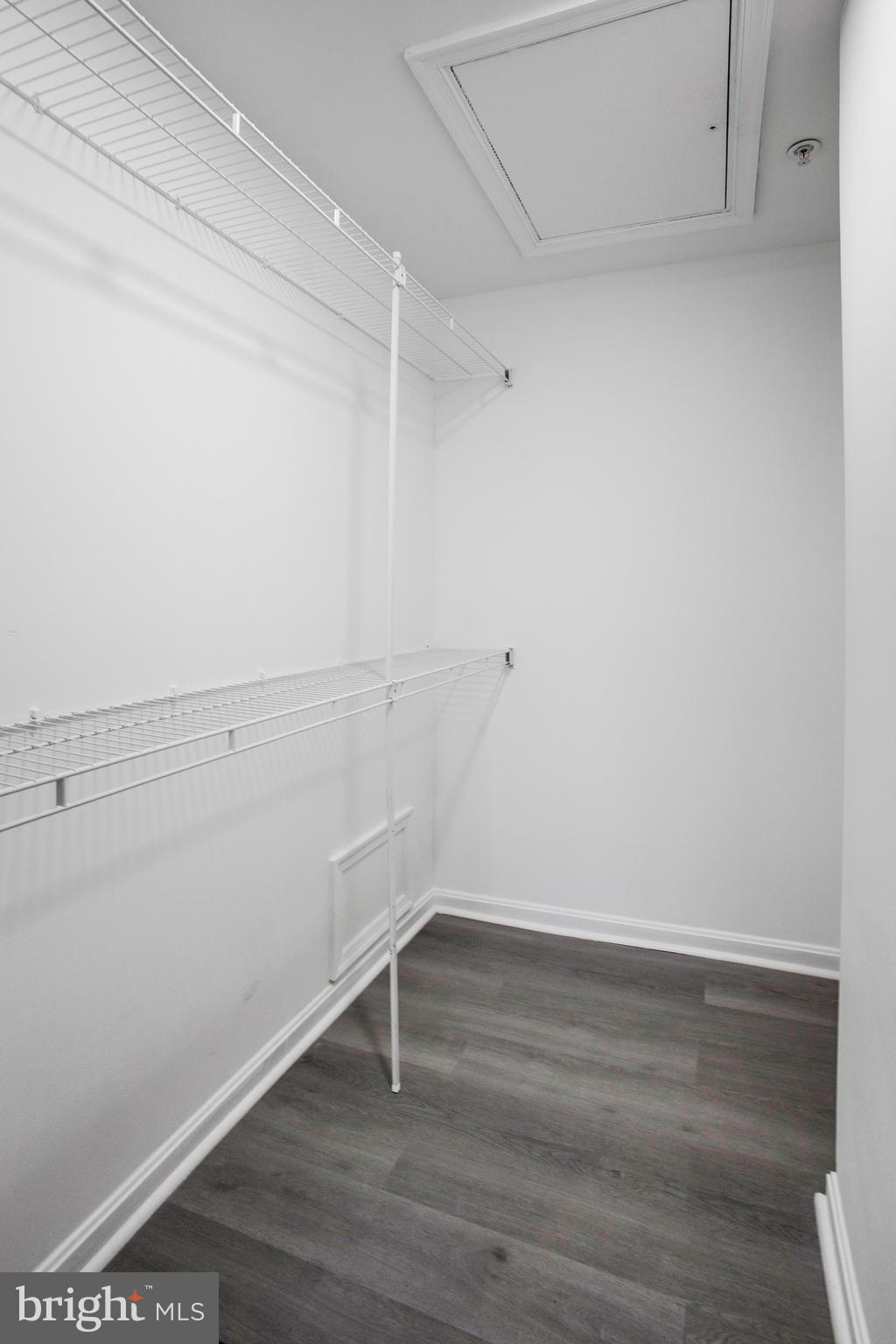 FAIR LAKES - Residential Lease