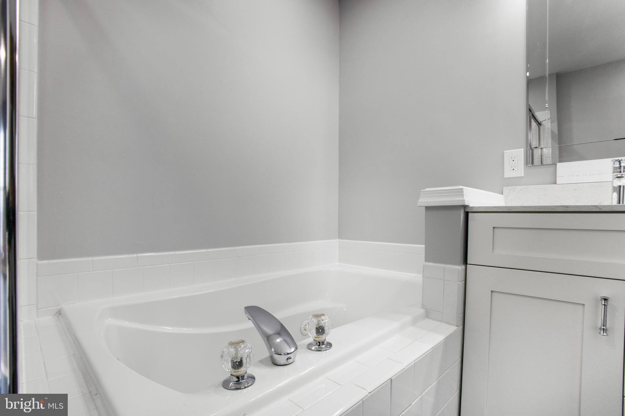 FAIR LAKES - Residential Lease