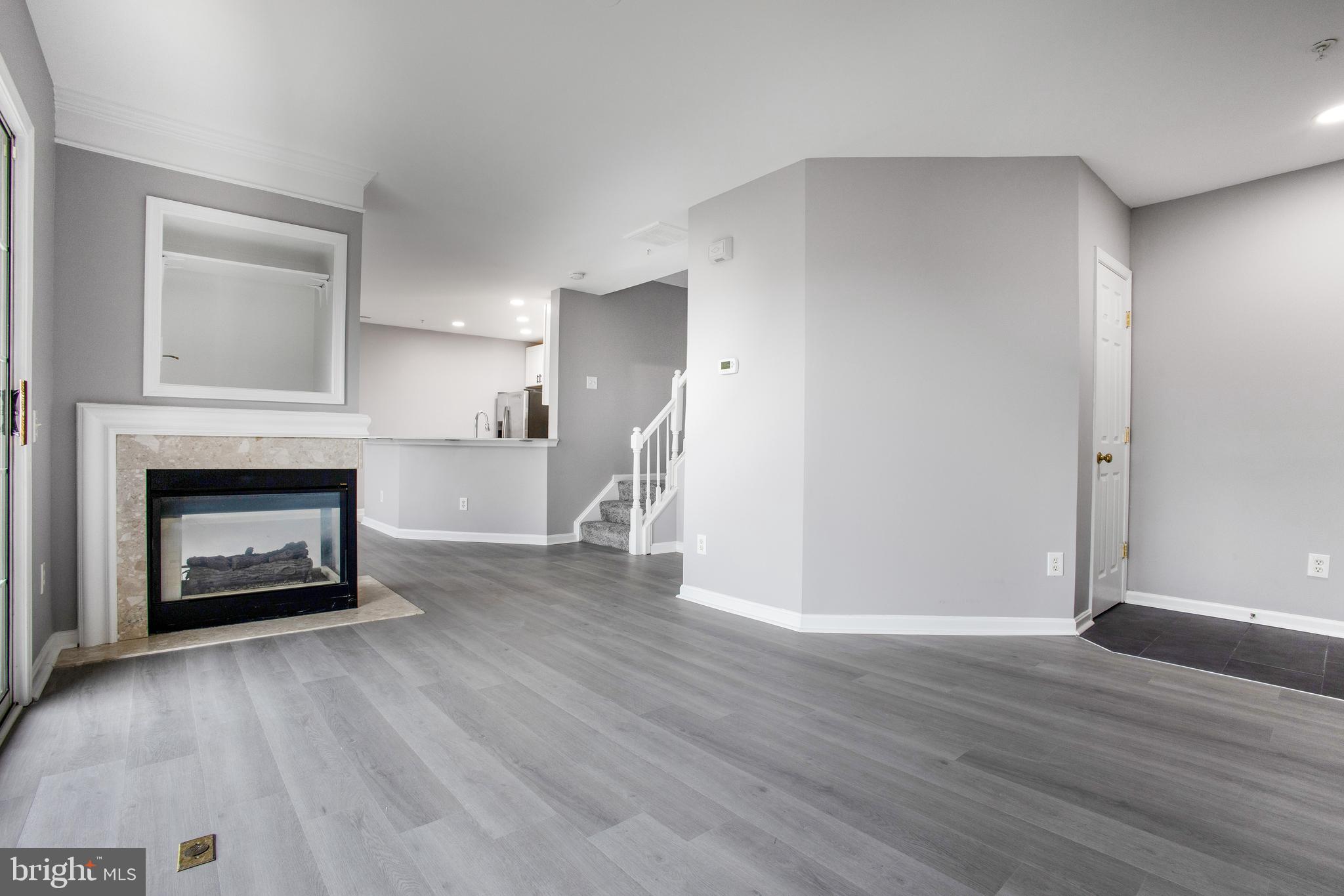 FAIR LAKES - Residential Lease