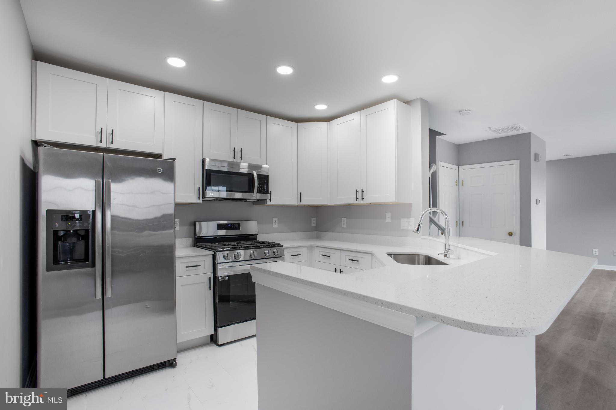 FAIR LAKES - Residential Lease