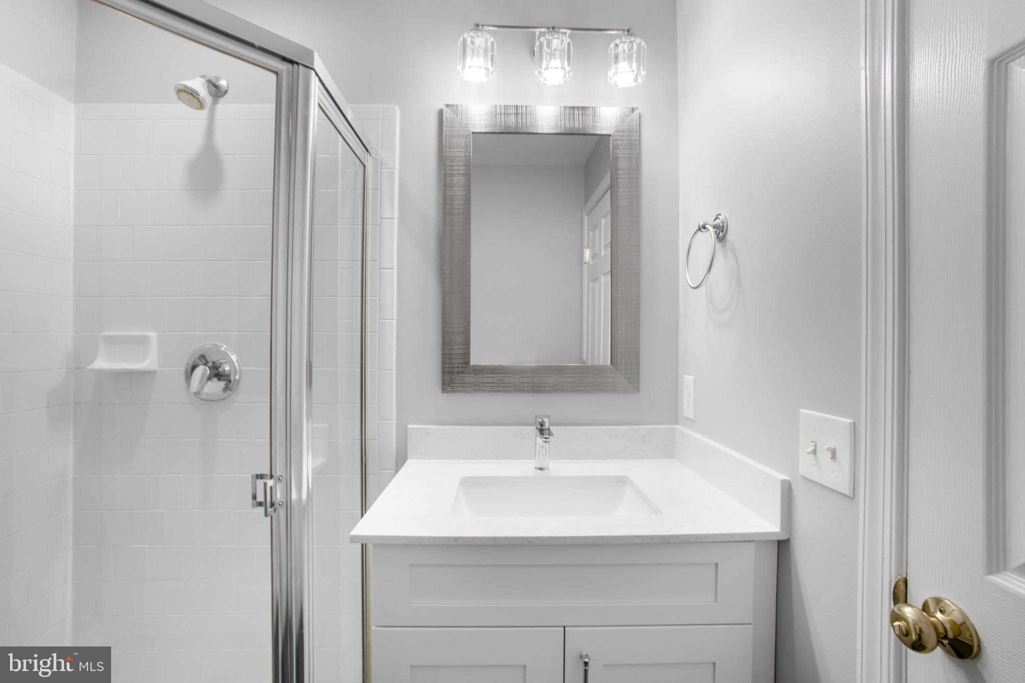 FAIR LAKES - Residential Lease