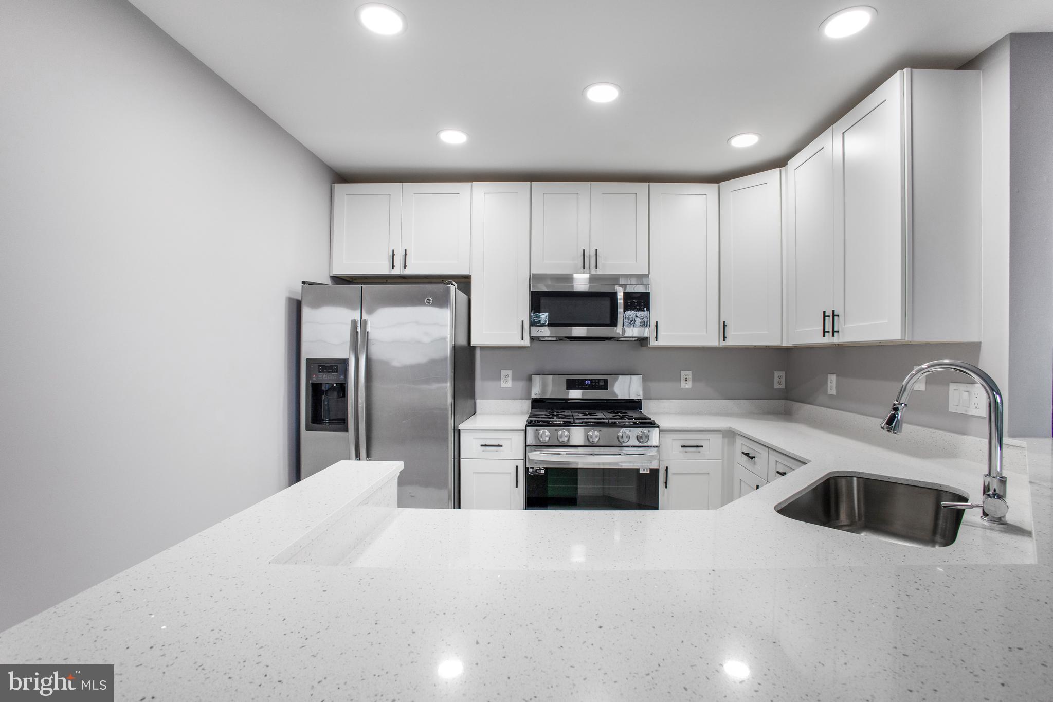 FAIR LAKES - Residential Lease