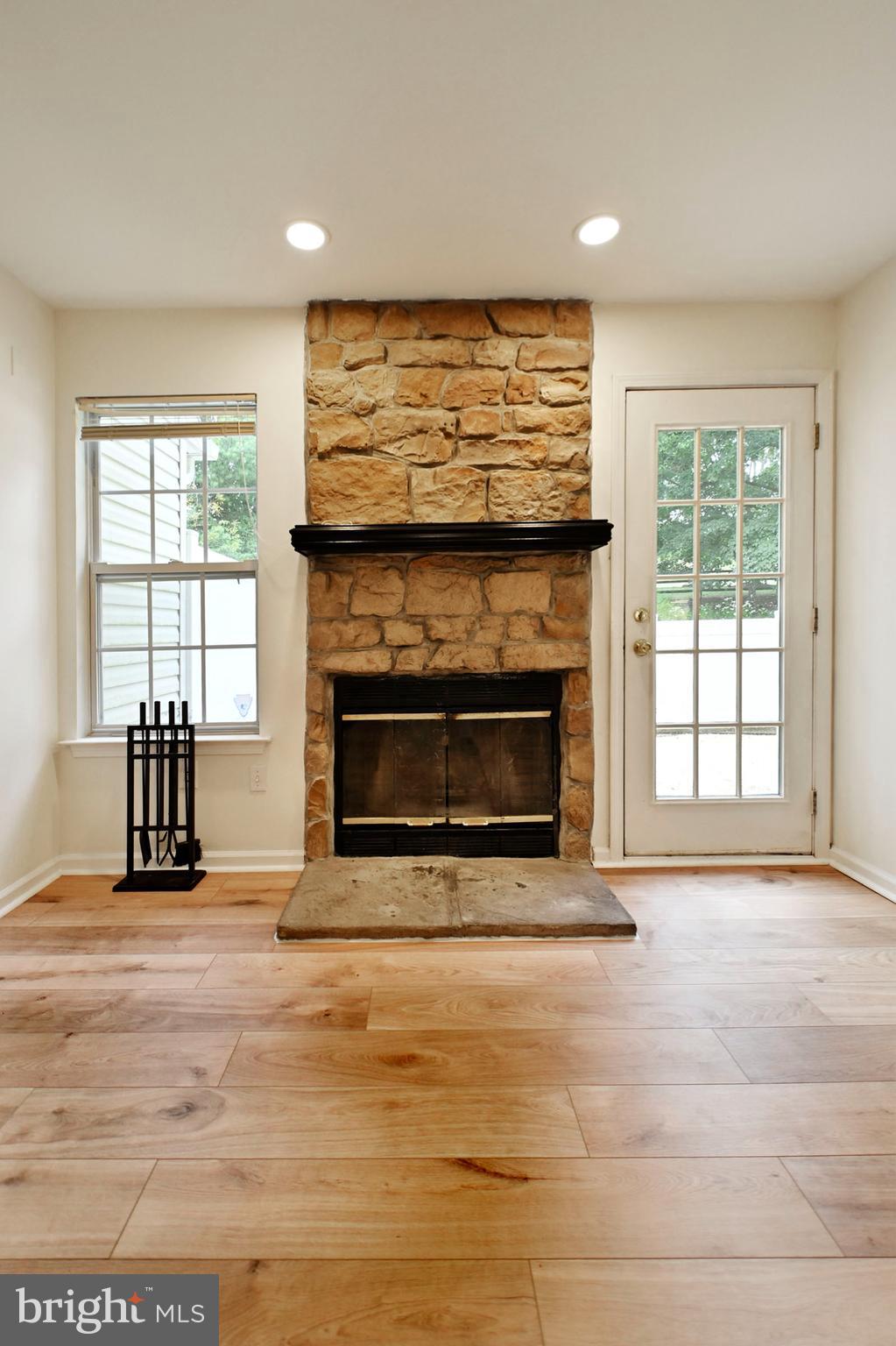 WILSHIRE HUNT - Residential Lease