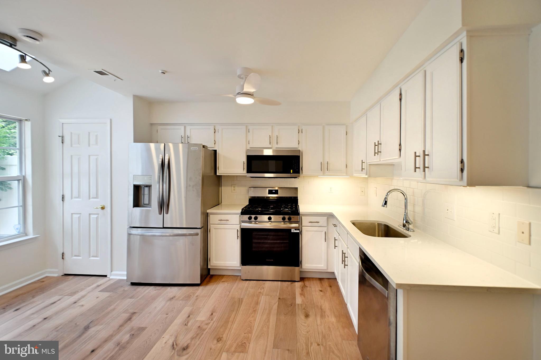 WILSHIRE HUNT - Residential Lease