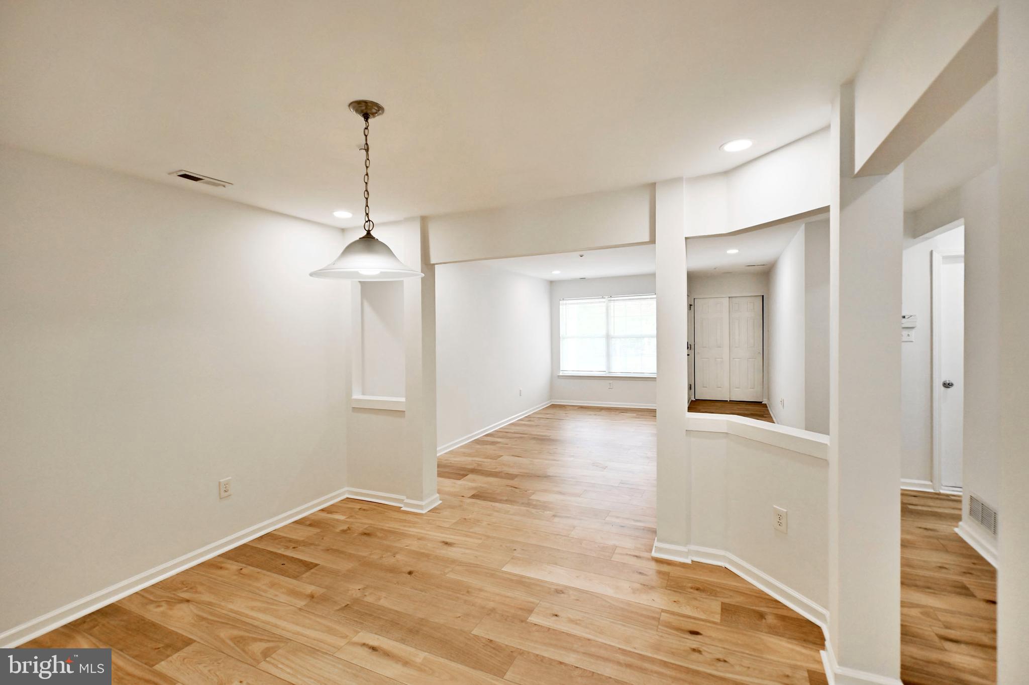 WILSHIRE HUNT - Residential Lease