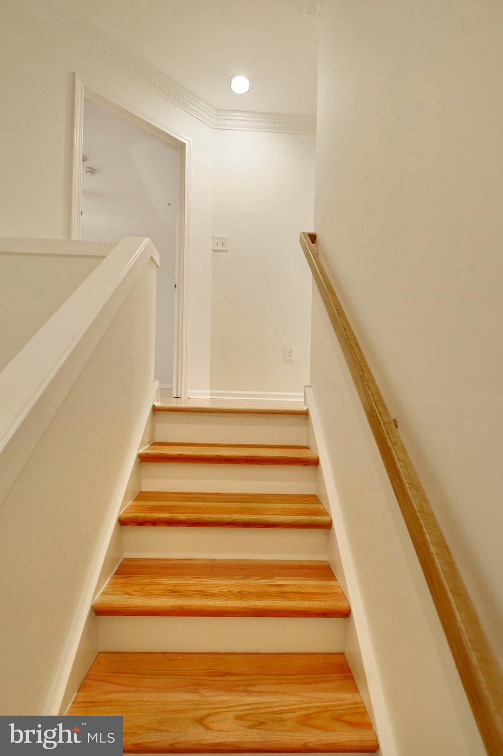 WILSHIRE HUNT - Residential Lease